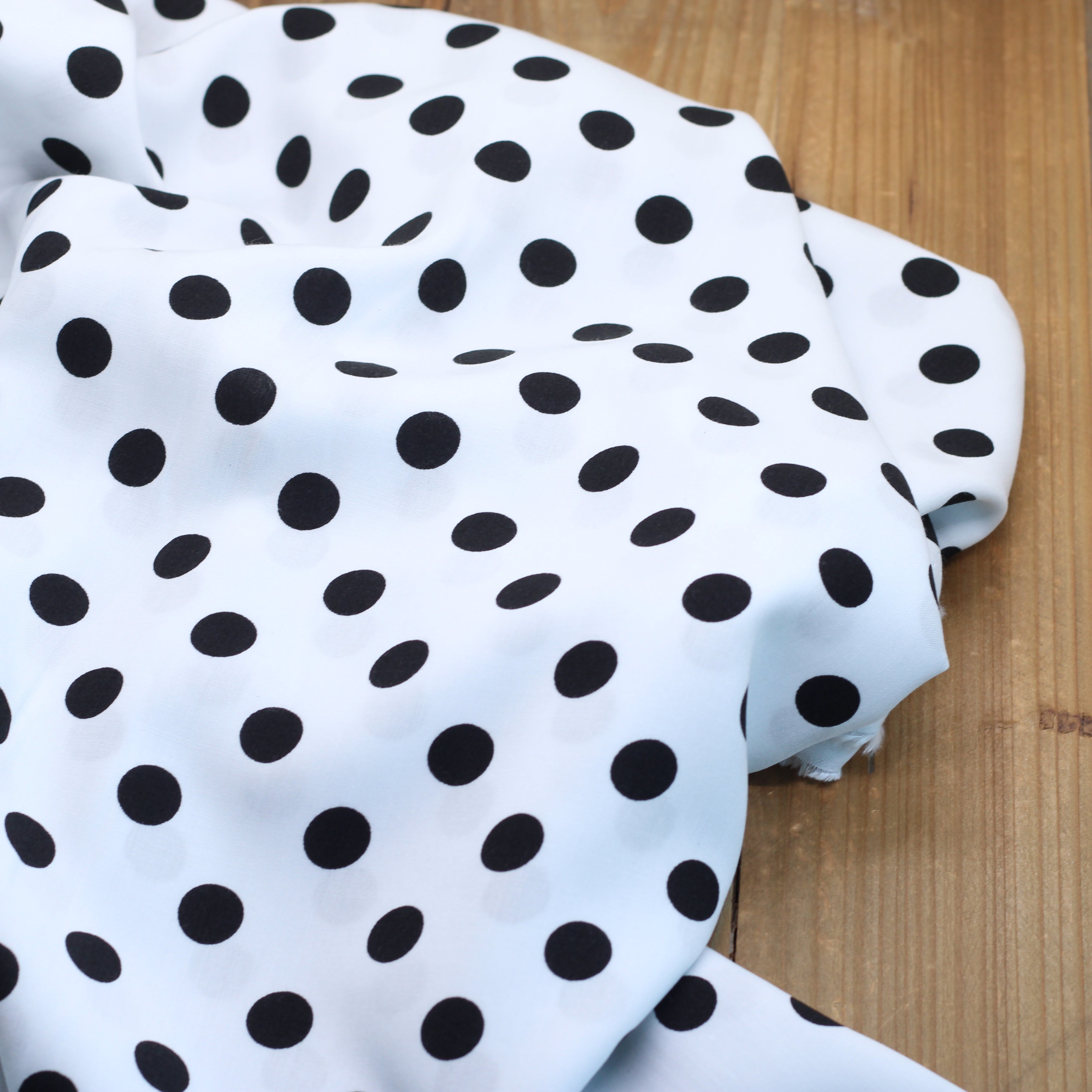 Tissu viscose Pois - Noir/Blanc (Vendu x10cm)