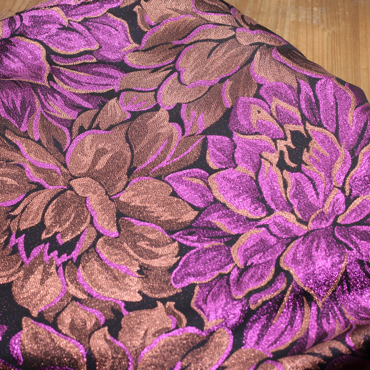 Tissu Jacquard Lurex FLEURI - Violet (Vendu x10cm)