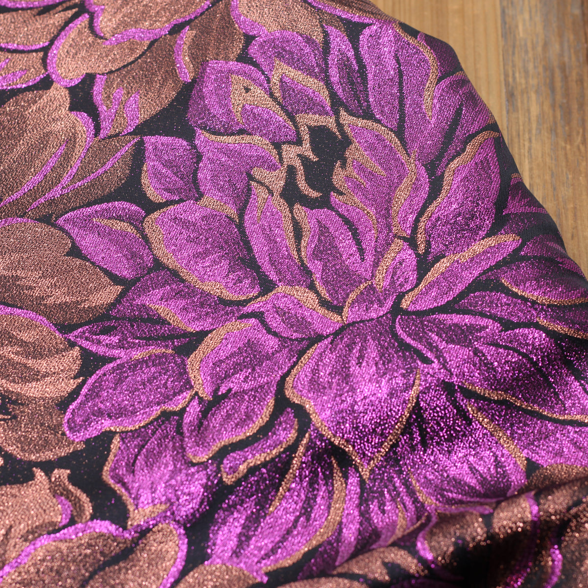 Tissu Jacquard Lurex FLEURI - Violet (Vendu x10cm)