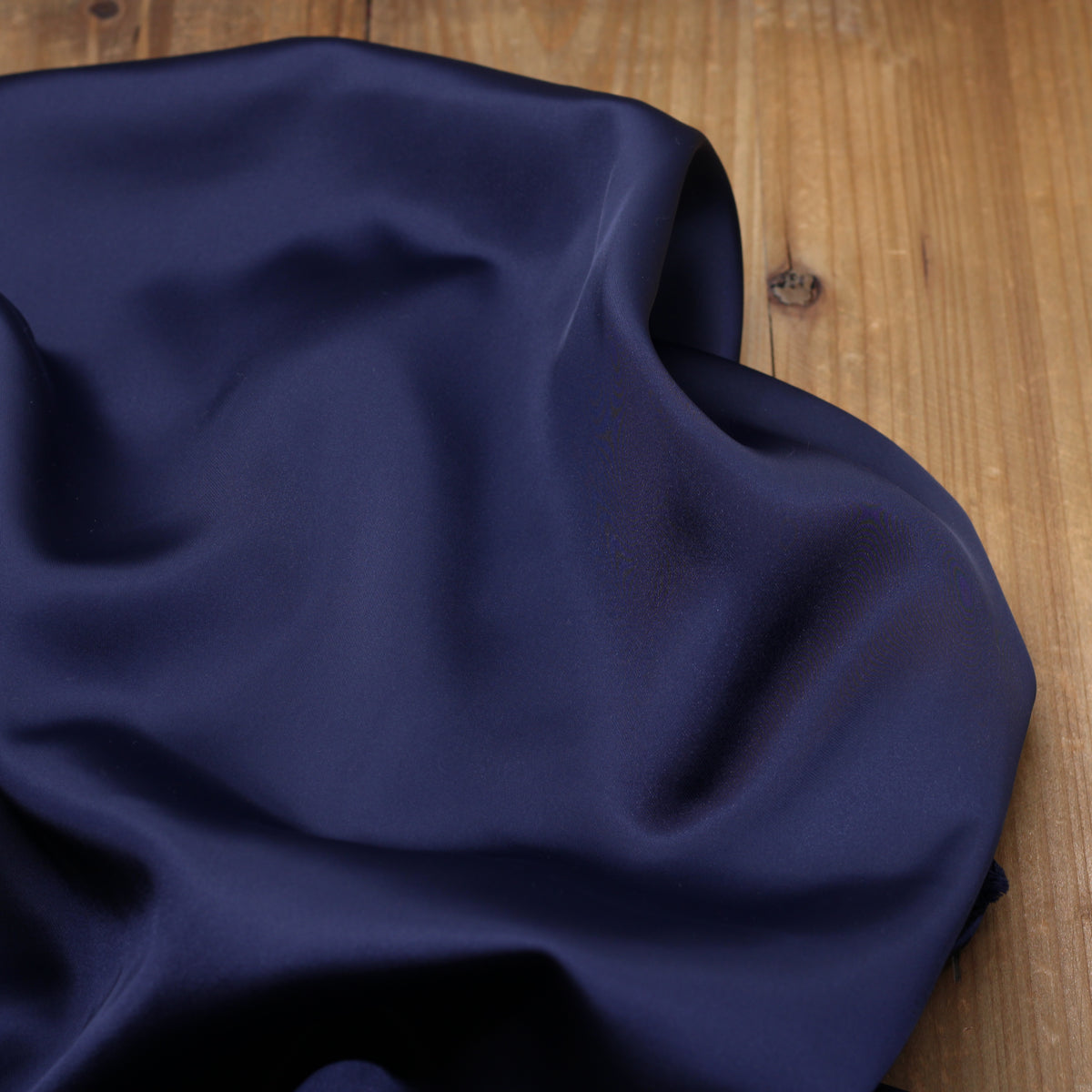 Tissu satin Duchesse uni - Bleu marine (Vendu x10cm)