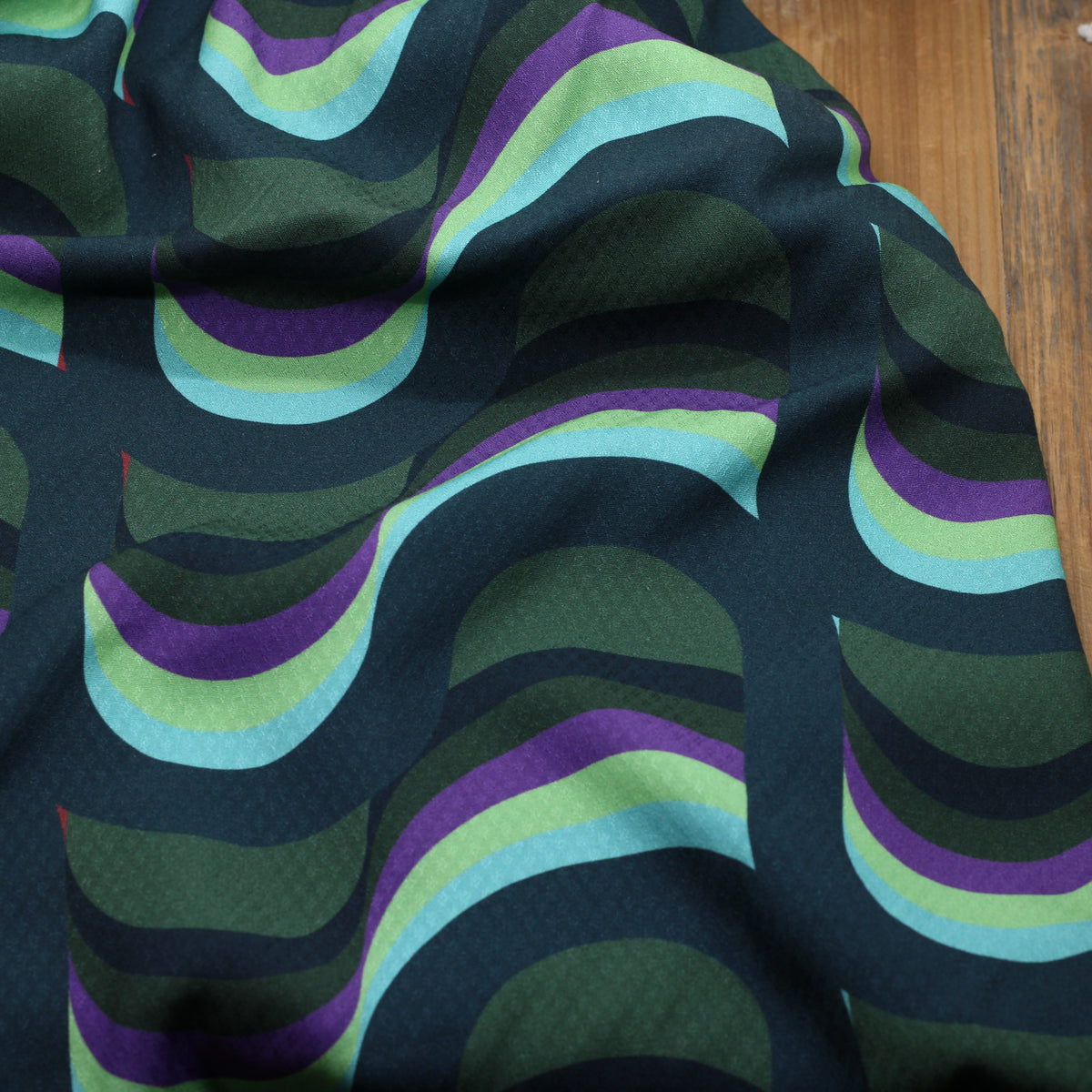 Tissu Viscose - JACQUARD ABSTRAIT WAVES - Vert (vendu x10cm)
