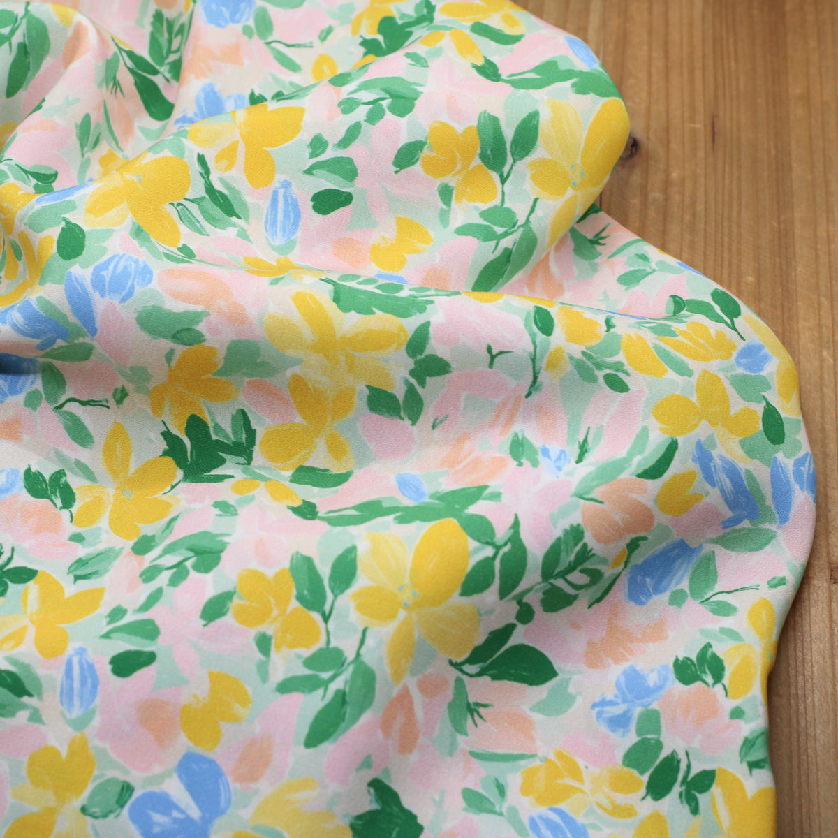 Tissu Viscose fleurie - LOULA - Vert (vendu x10cm)