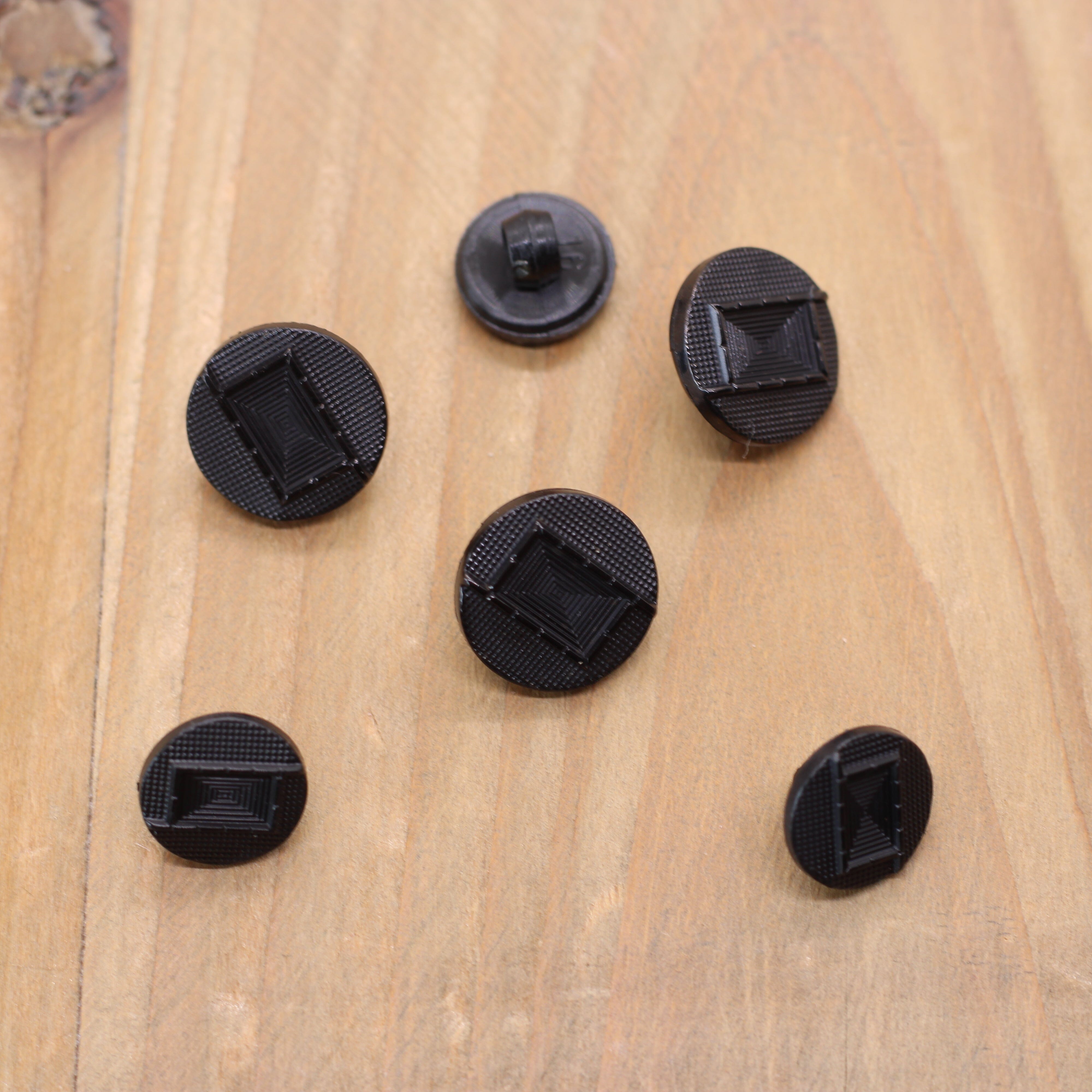 Bouton REC - Noir Mercerie Sélection Gaspard & Léonie | Gaspard et Léonie Tissus en ligne et Mercerie à Toulouse