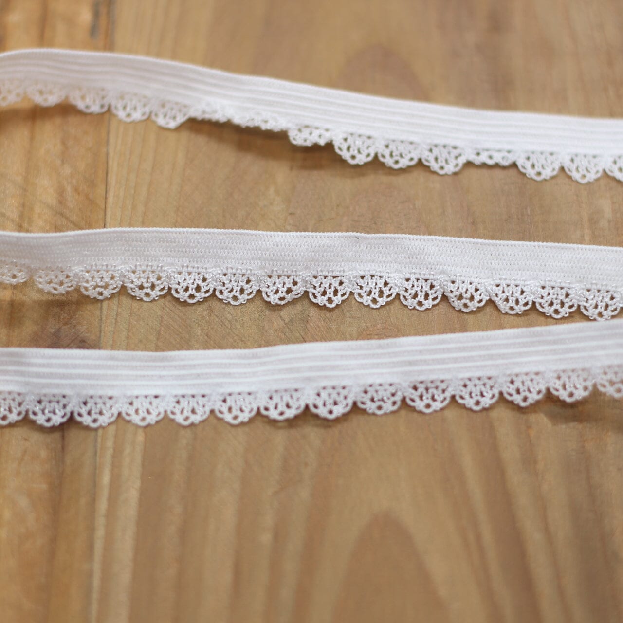 Elastique à picots Dentelle lingerie 12mm - Blanc (vendu x10cm) Mercerie Sélection Gaspard & Léonie | Gaspard et Léonie Tissus en ligne et Mercerie à Toulouse