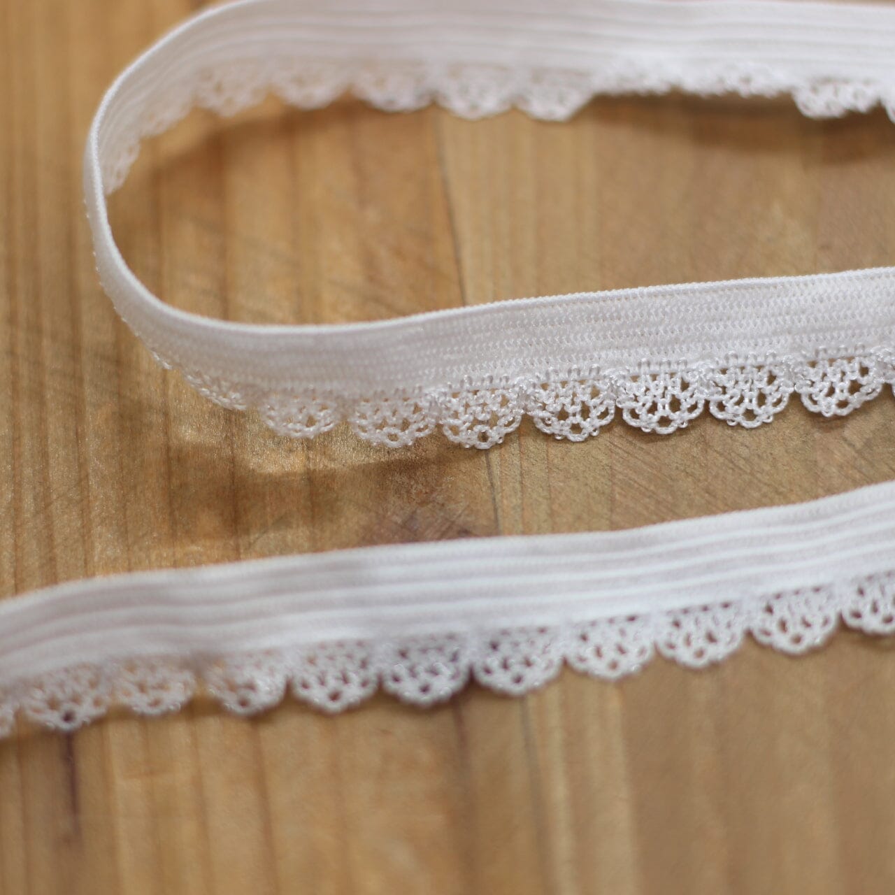Elastique à picots Dentelle lingerie 12mm - Blanc (vendu x10cm) Mercerie Sélection Gaspard & Léonie | Gaspard et Léonie Tissus en ligne et Mercerie à Toulouse