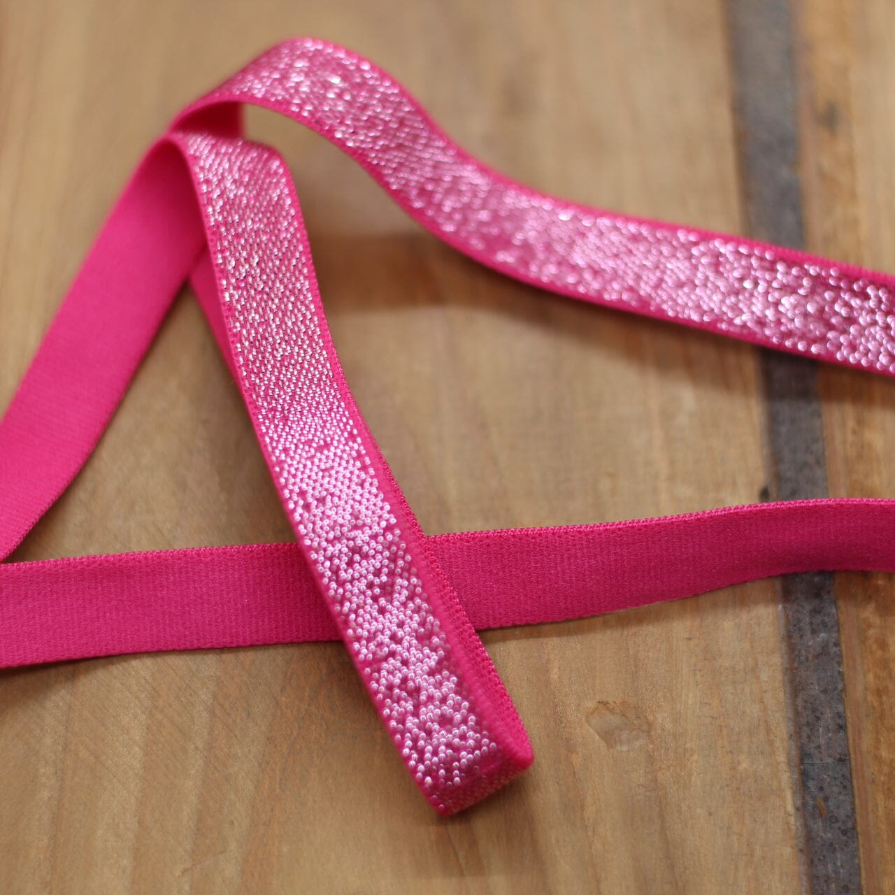 Elastique Lurex Fuschia 10mm (Vendu x10cm) Mercerie Sélection Gaspard & Léonie | Gaspard et Léonie Tissus en ligne et Mercerie à Toulouse