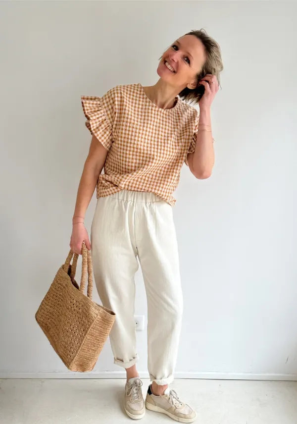 La blouse à volants- Patron de couture pochette - MAISON ESSENTIELLE Patron de couture MAISON ESSENTIELLE | Gaspard et Léonie Tissus en ligne et Mercerie à Toulouse