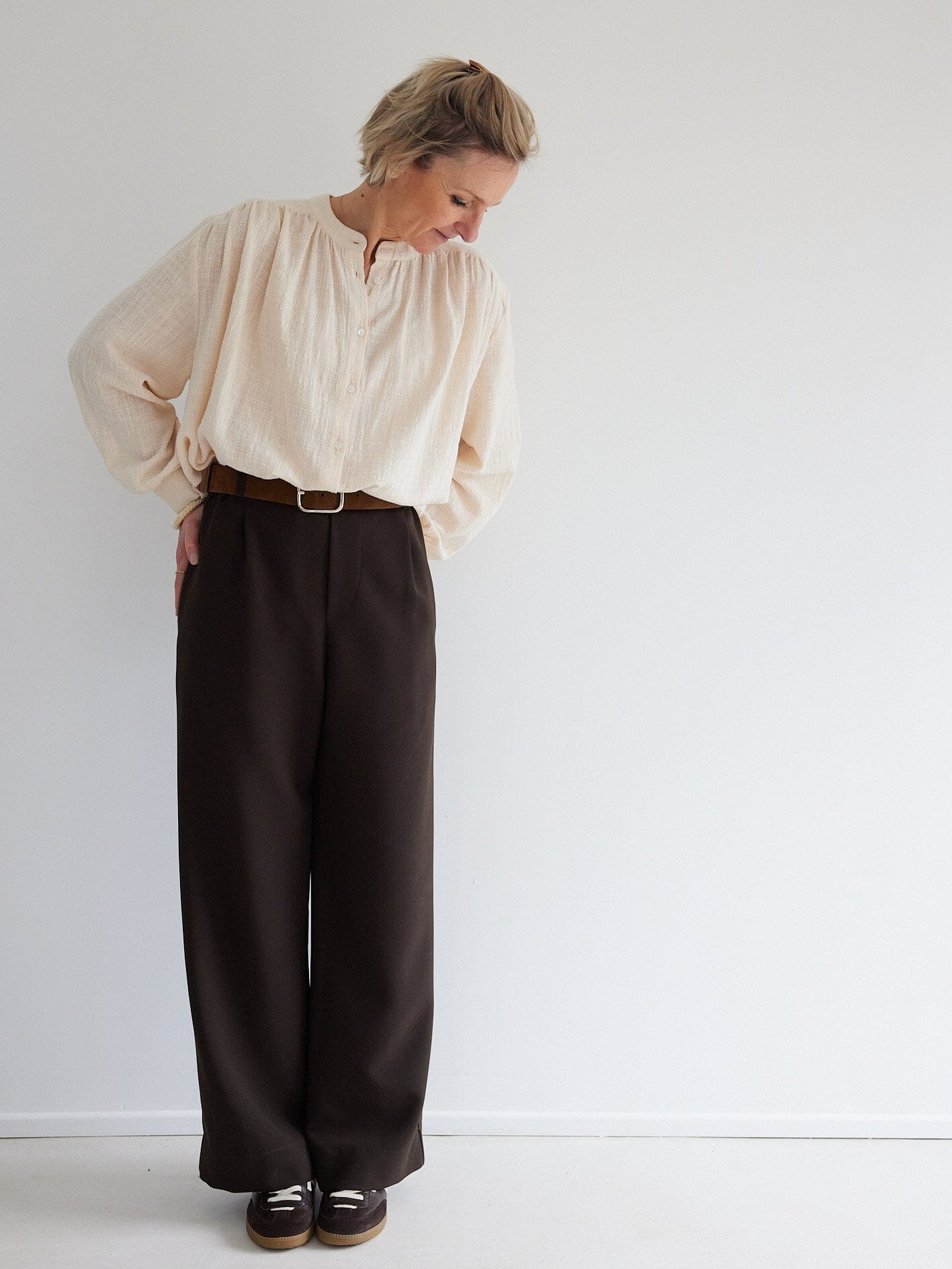 La blouse Allure - Patron de couture pochette - MAISON ESSENTIELLE Patron de couture MAISON ESSENTIELLE | Gaspard et Léonie Tissus en ligne et Mercerie à Toulouse