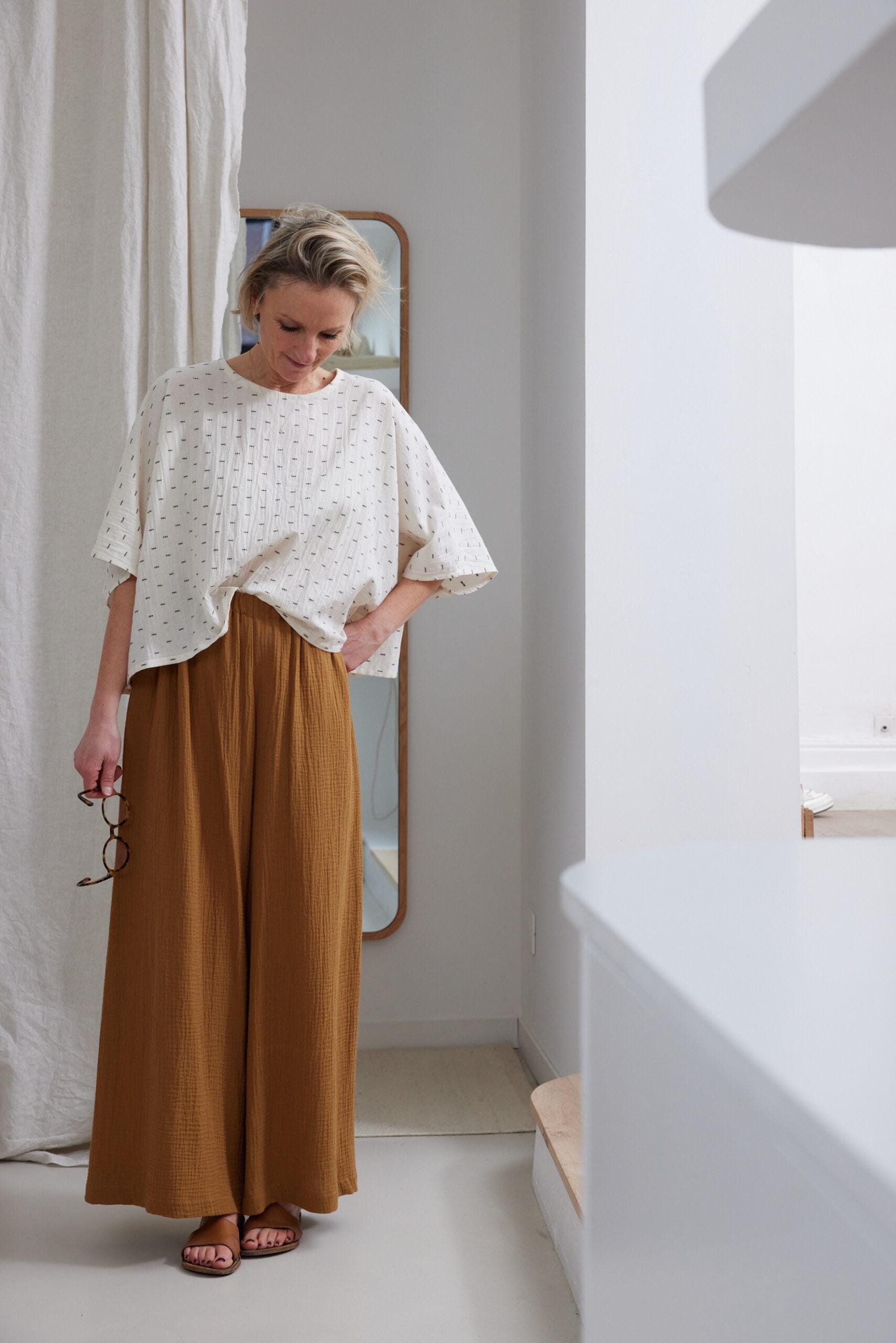 La blouse et veste Alba - Patron de couture pochette - MAISON ESSENTIELLE Patron de couture MAISON ESSENTIELLE | Gaspard et Léonie Tissus en ligne et Mercerie à Toulouse