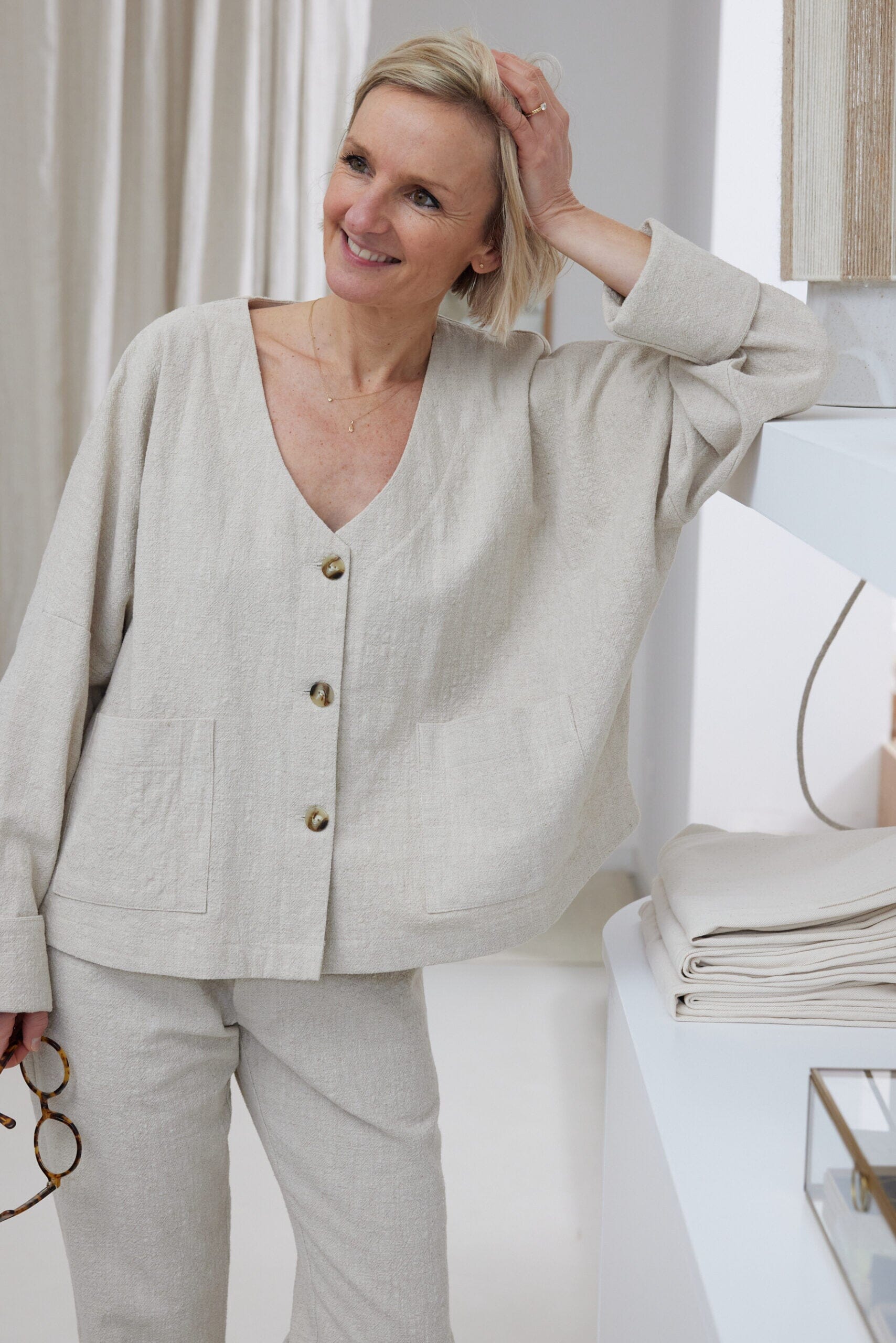 La blouse et veste Alba - Patron de couture pochette - MAISON ESSENTIELLE Patron de couture MAISON ESSENTIELLE | Gaspard et Léonie Tissus en ligne et Mercerie à Toulouse