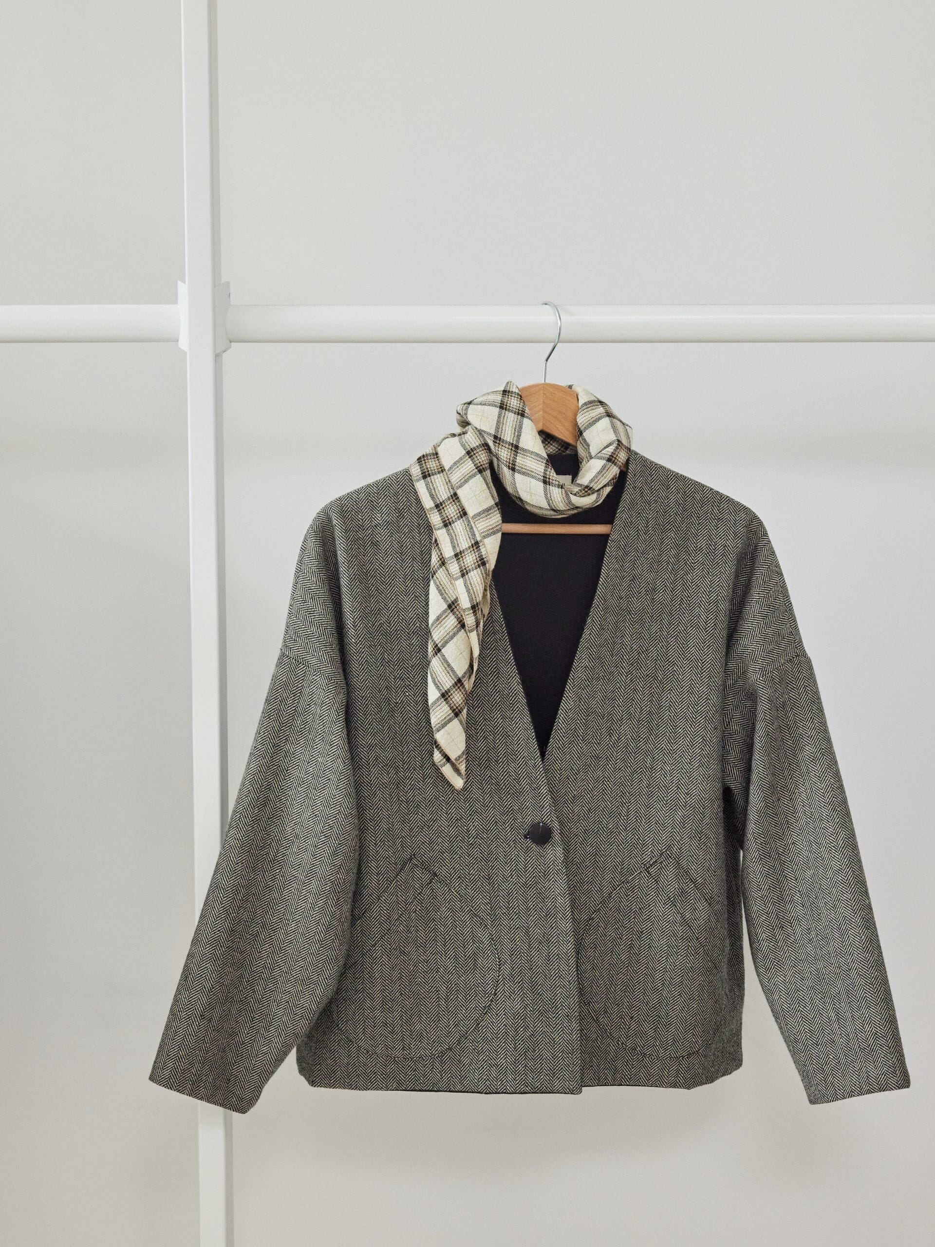 la veste ÉPURE - Patron de couture pochette - MAISON ESSENTIELLE Patron de couture MAISON ESSENTIELLE | Gaspard et Léonie Tissus en ligne et Mercerie à Toulouse