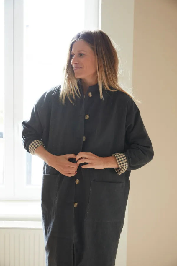 La veste/manteau EVERYDAY - Patron de couture pochette - MAISON ESSENTIELLE Patron de couture MAISON ESSENTIELLE | Gaspard et Léonie Tissus en ligne et Mercerie à Toulouse