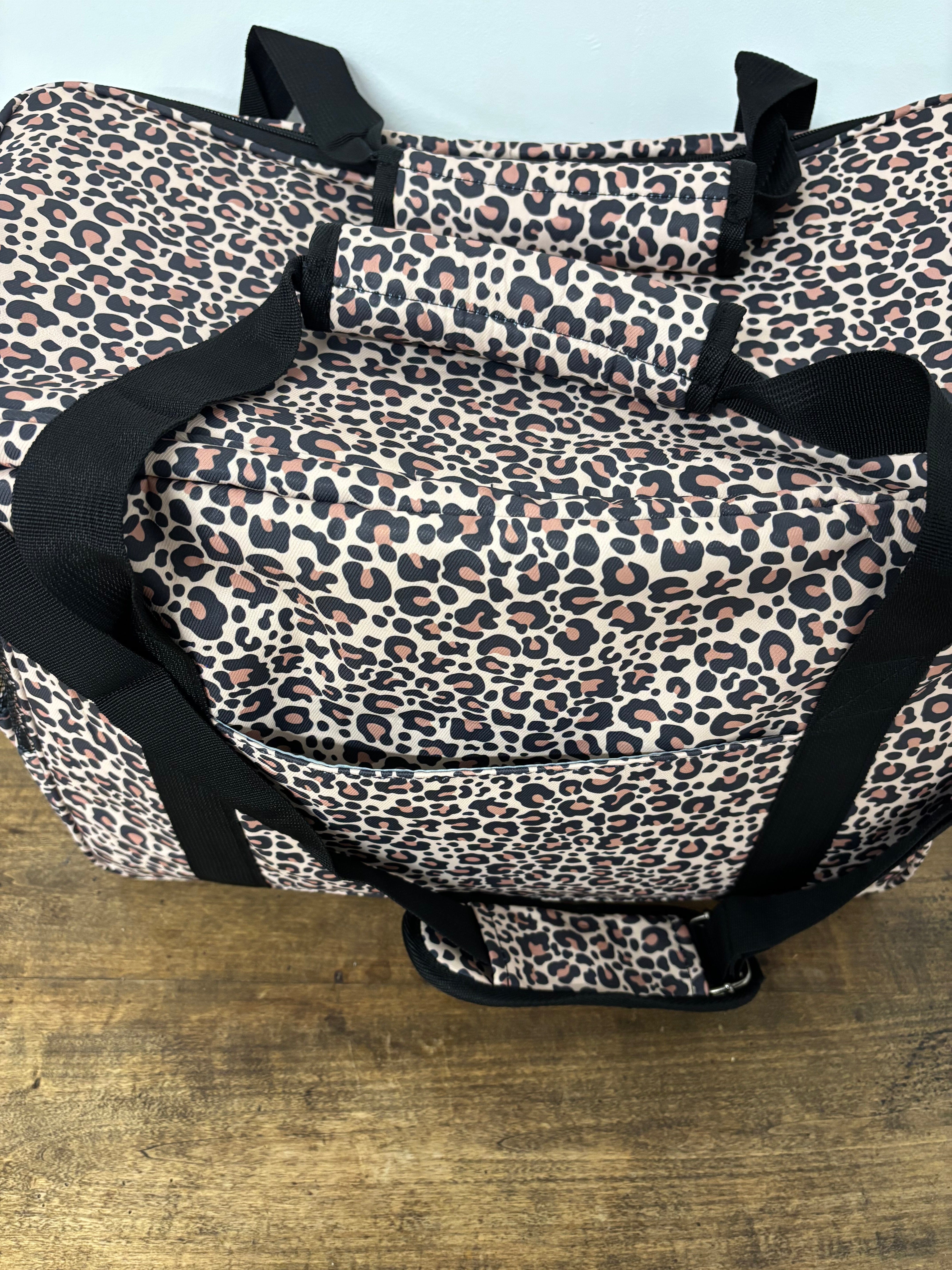 Sac de transport / rangement pour machine à coudre - LEOPARD Machine à coudre Sélection Gaspard et Léonie | Gaspard et Léonie Tissus en ligne et Mercerie à Toulouse