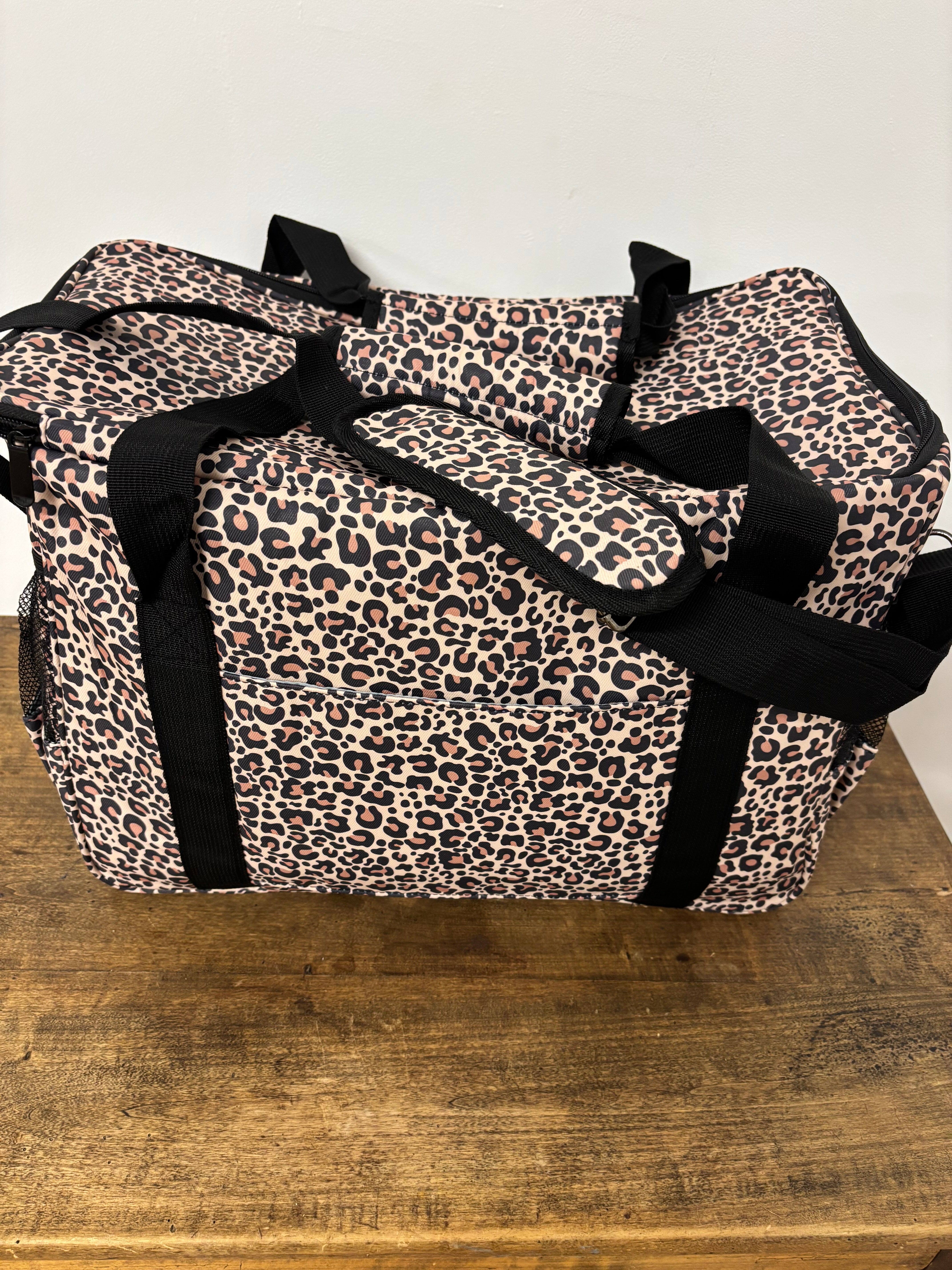 Sac de transport / rangement pour machine à coudre - LEOPARD Machine à coudre Sélection Gaspard et Léonie | Gaspard et Léonie Tissus en ligne et Mercerie à Toulouse