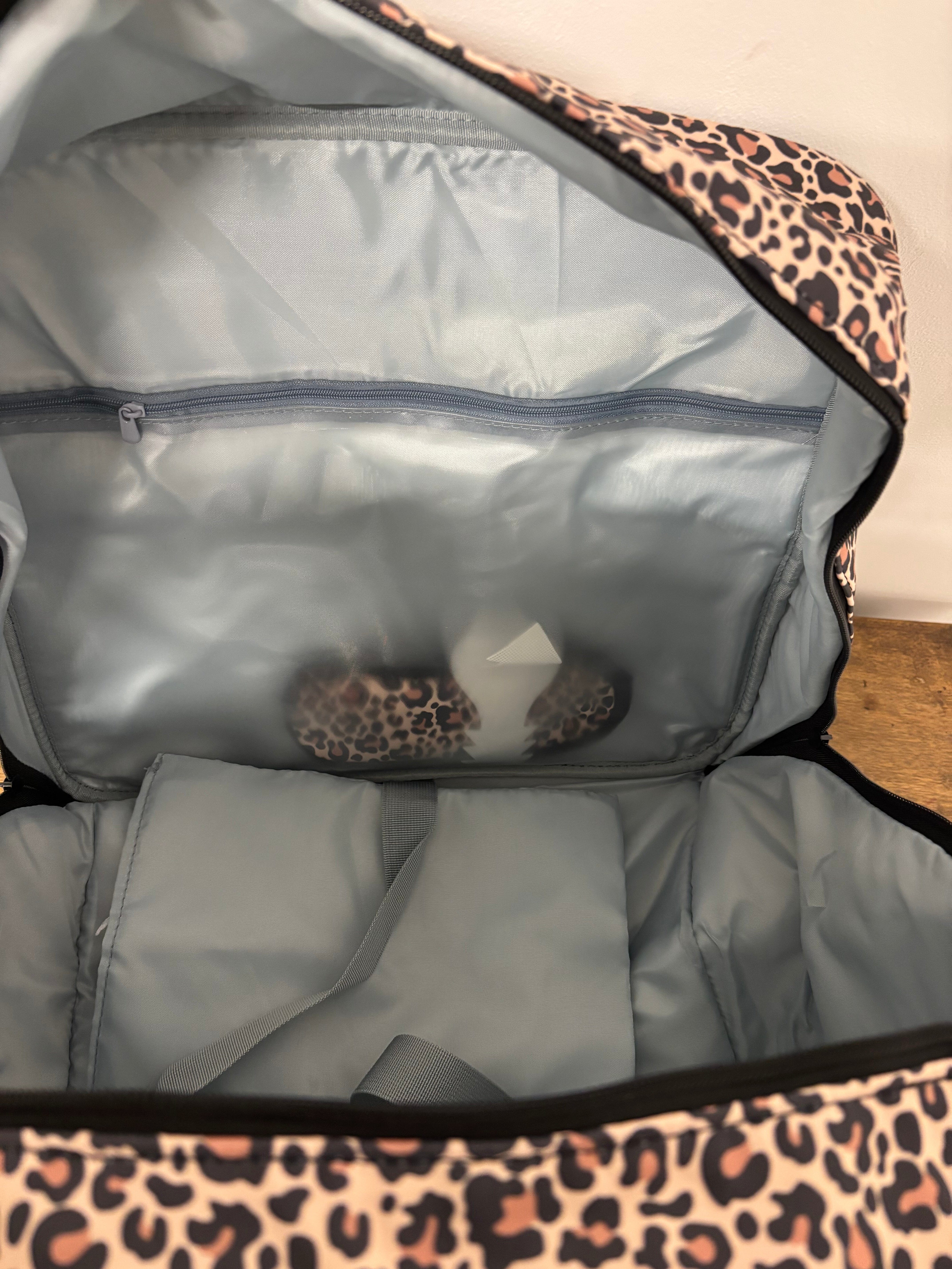 Sac de transport / rangement - Surjeteuse - LEOPARD Surjeteuse Sélection Gaspard & Léonie | Gaspard et Léonie Tissus en ligne et Mercerie à Toulouse