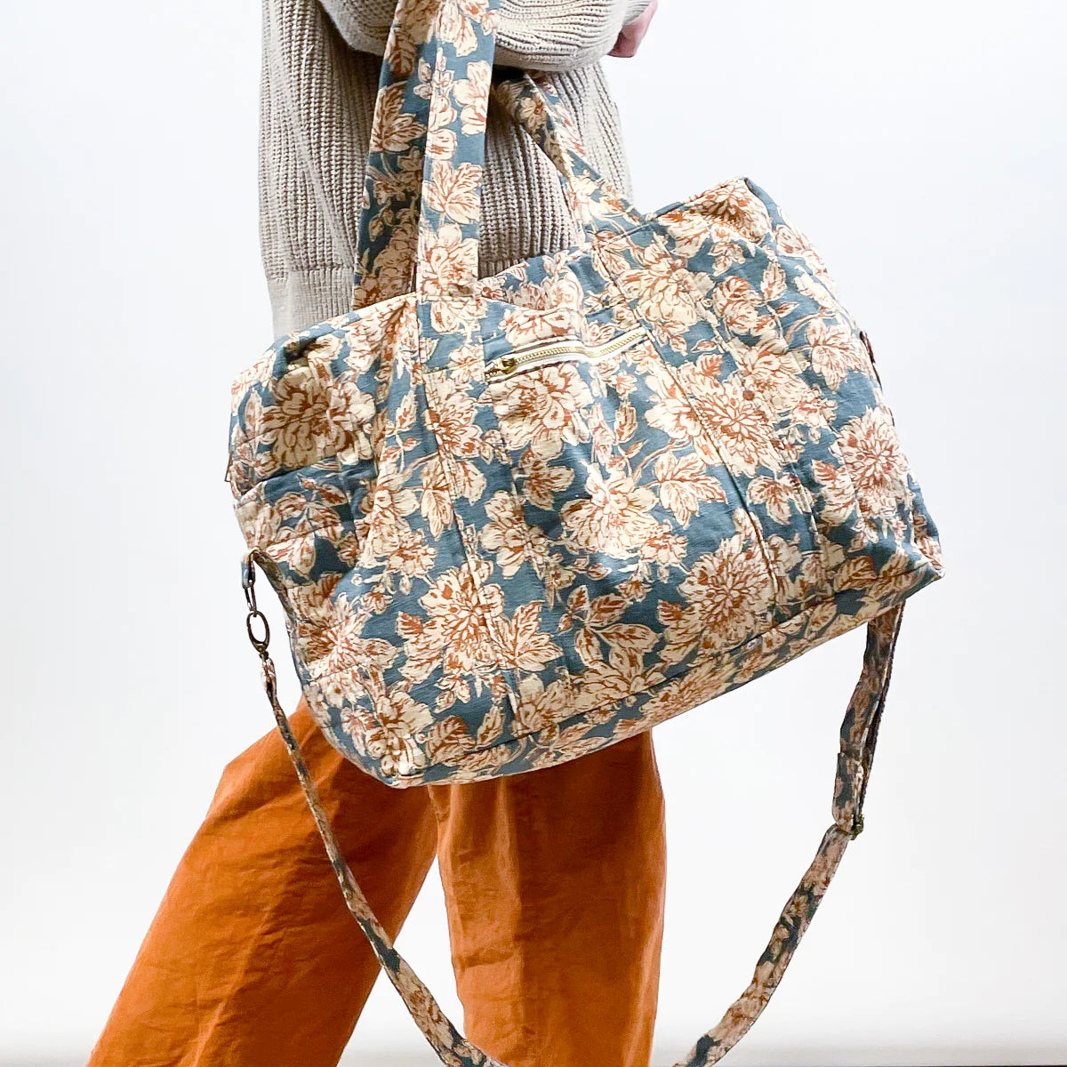 Sac de voyage et trousse de toilette VOYAGE - Patron de couture pochette - IKATEE Patron de couture Ikatee | Gaspard et Léonie Tissus en ligne et Mercerie à Toulouse