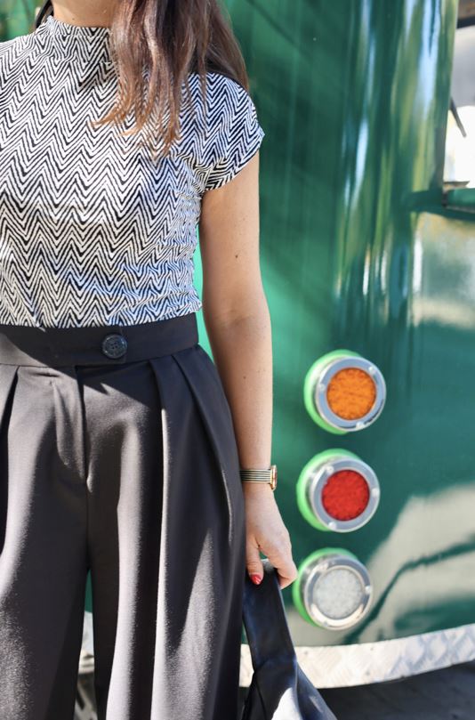 T-shirt LADY Patron de couture Pochette - CLEMATISSE PATTERN Patron de couture CLEMATISSE PATTERN | Gaspard et Léonie Tissus en ligne et Mercerie à Toulouse