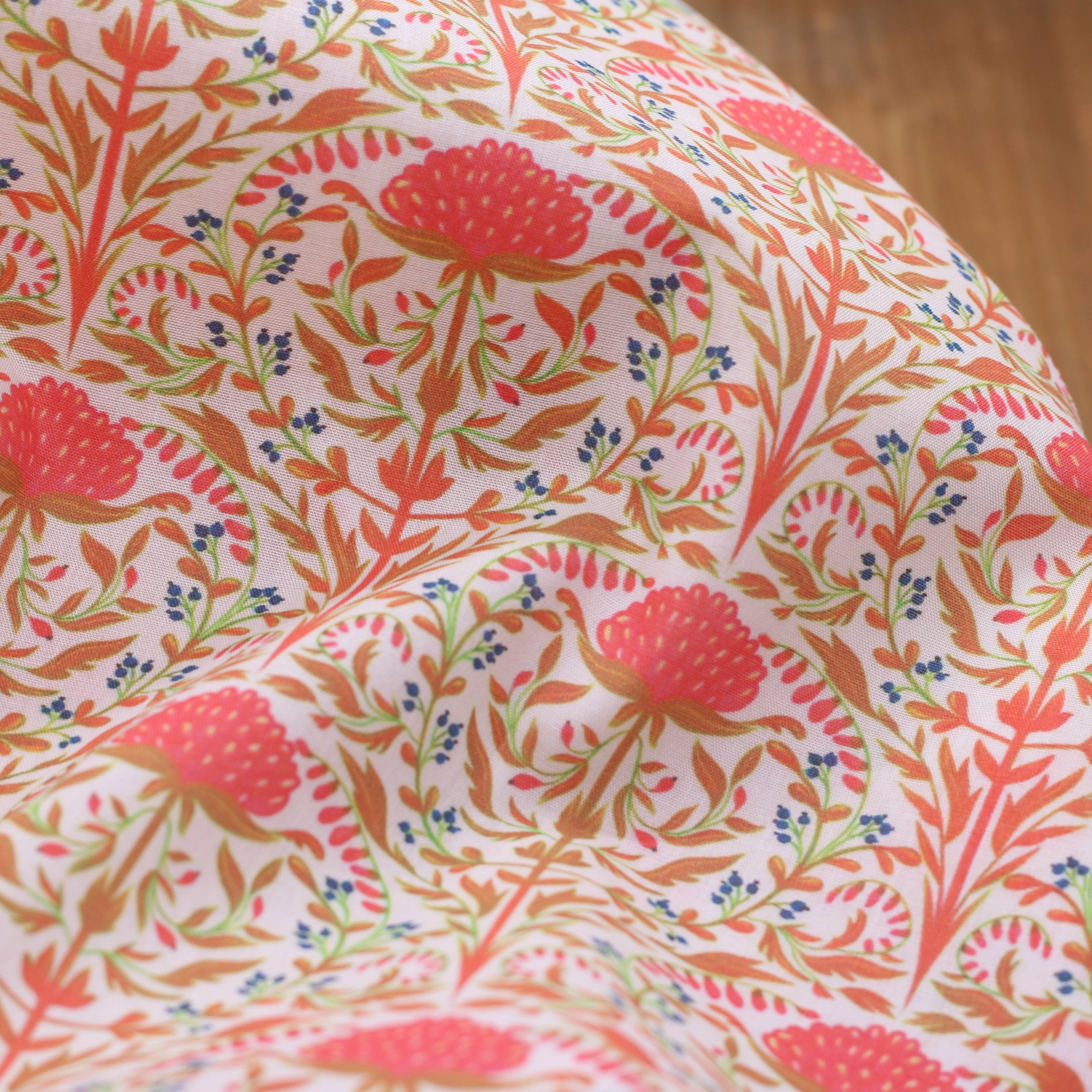 Tissu batiste de coton -DELHI - Corail/Vert (vendu x10cm) Tissus Sélection Gaspard & Léonie | Gaspard et Léonie Tissus en ligne et Mercerie à Toulouse