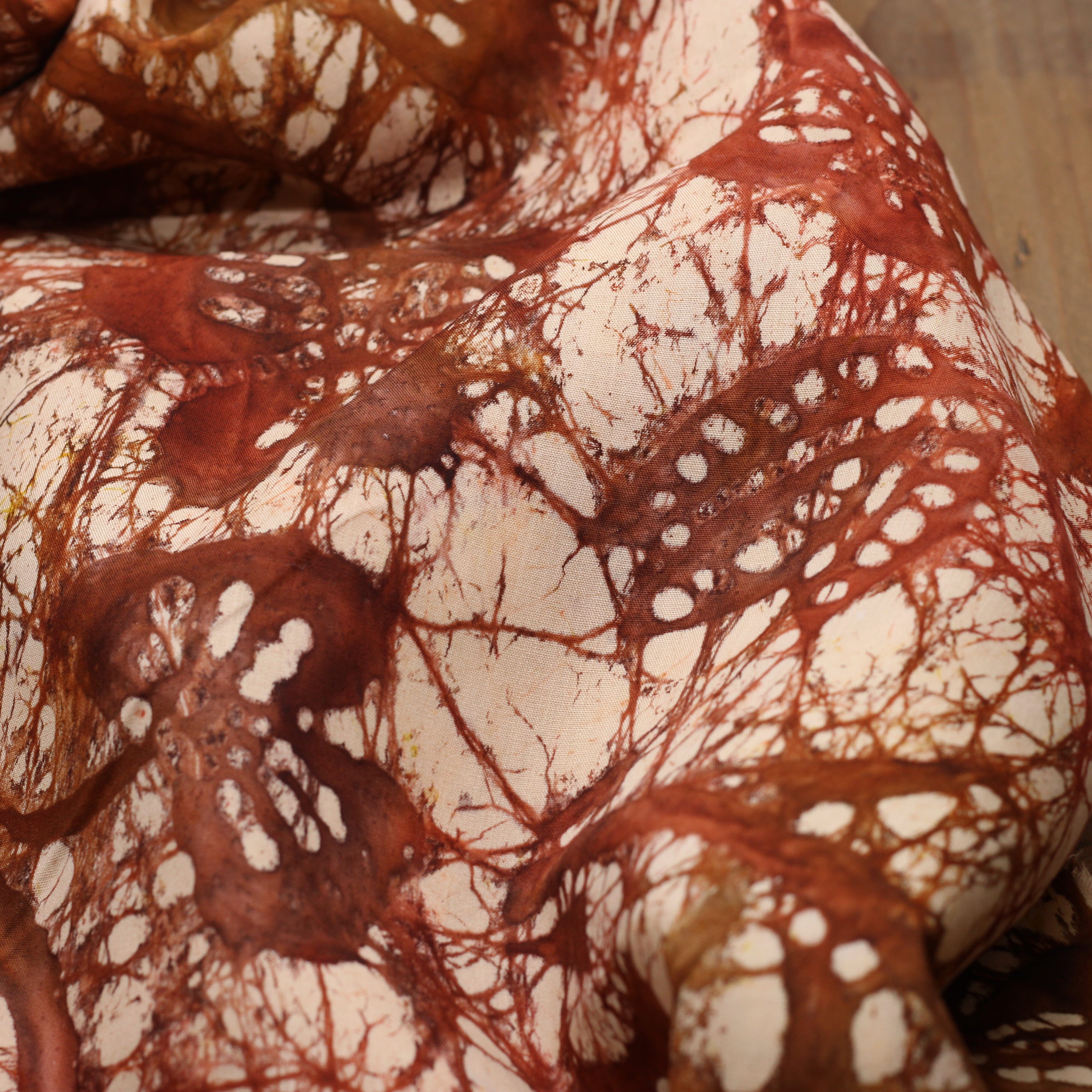 Tissu Coton Batik #1 - Caramel (Vendu x10cm) Tissus Sélection Gaspard & Léonie | Gaspard et Léonie Tissus en ligne et Mercerie à Toulouse