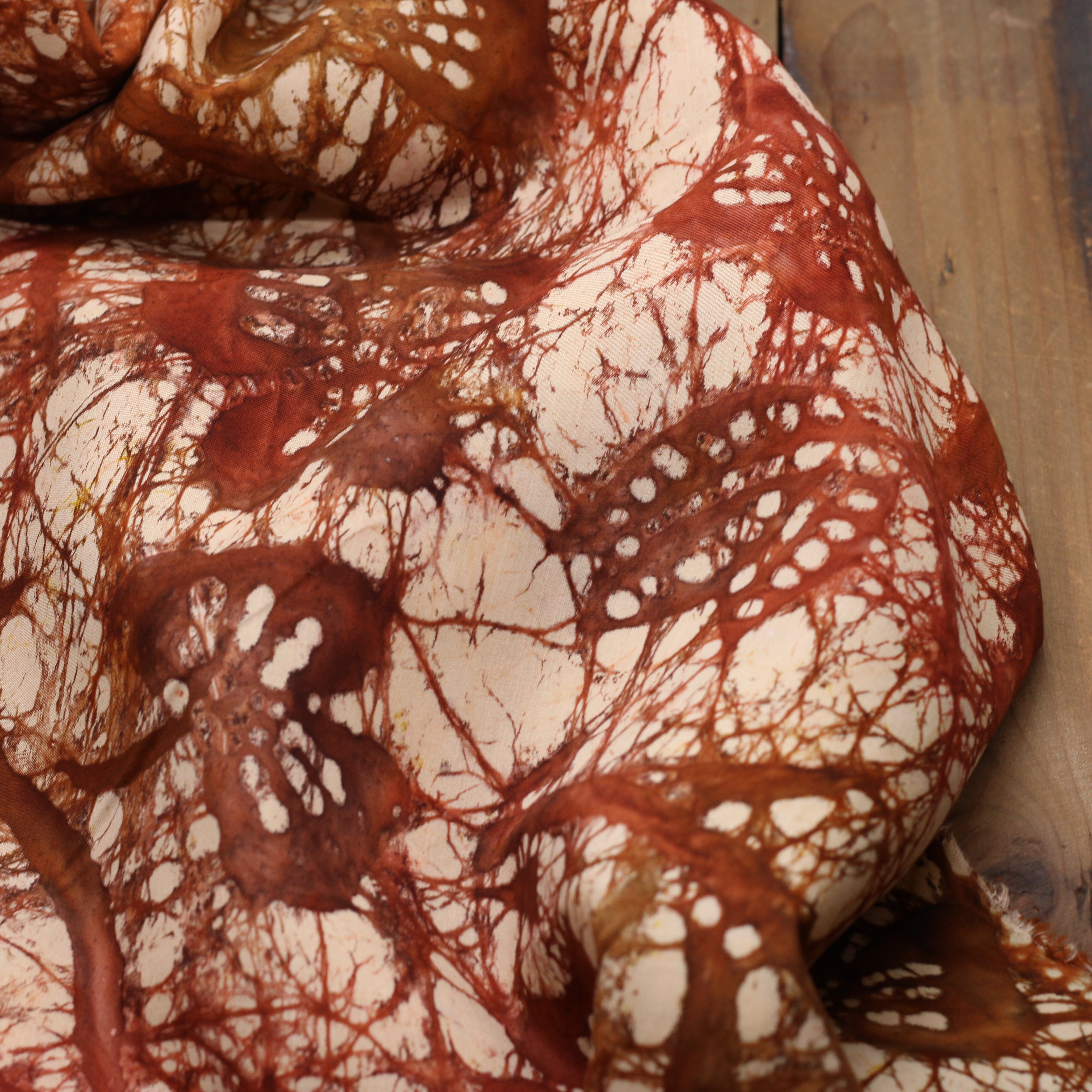 Tissu Coton Batik #1 - Caramel (Vendu x10cm) Tissus Sélection Gaspard & Léonie | Gaspard et Léonie Tissus en ligne et Mercerie à Toulouse