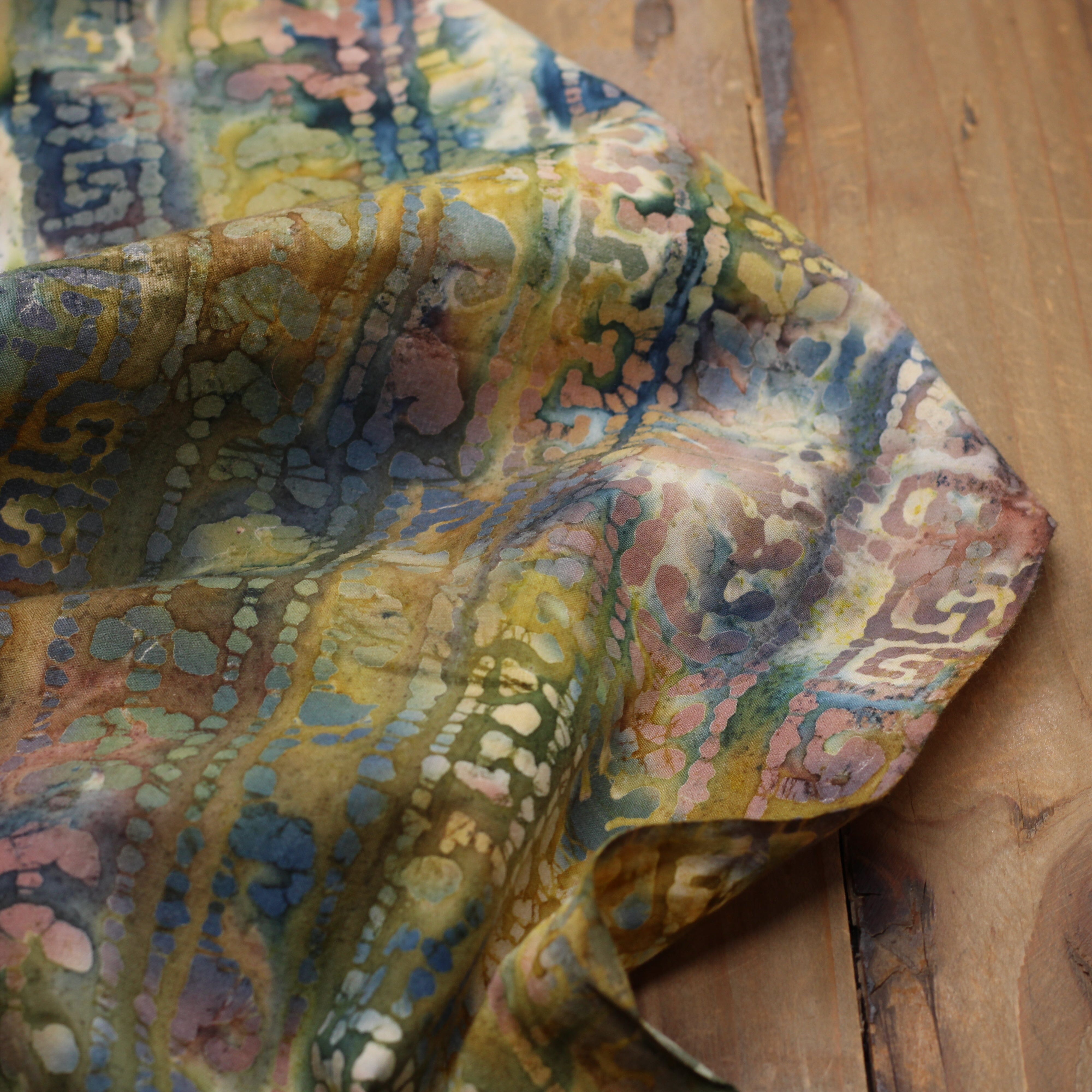 Tissu Coton Batik #19 - Vert (Vendu x10cm Tissus Sélection Gaspard & Léonie | Gaspard et Léonie Tissus en ligne et Mercerie à Toulouse