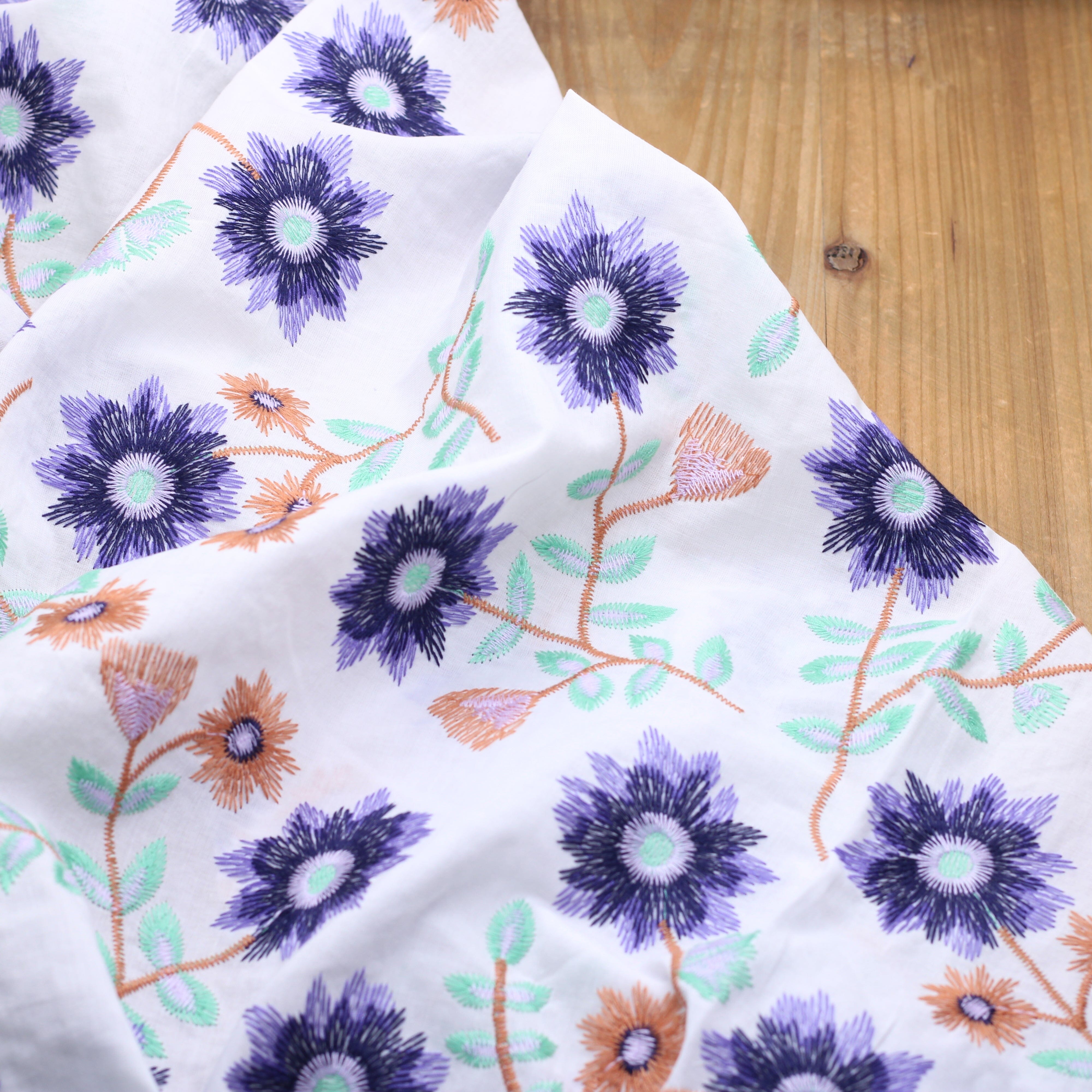 Tissu coton brodé fleuri- REVA FLOWERS - Blanc (Vendu x10cm) Tissus Sélection Gaspard & Léonie | Gaspard et Léonie Tissus en ligne et Mercerie à Toulouse