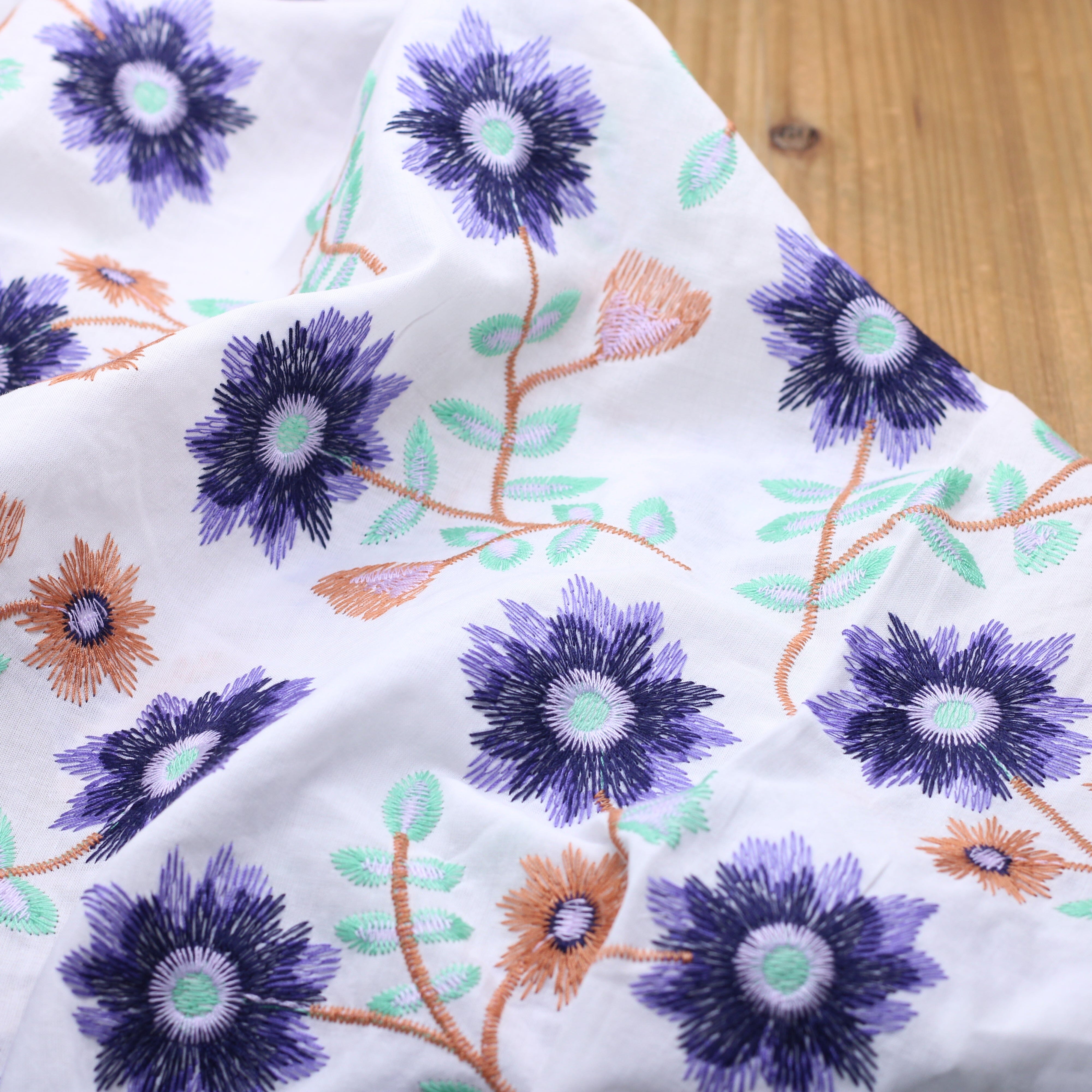 Tissu coton brodé fleuri- REVA FLOWERS - Blanc (Vendu x10cm) Tissus Sélection Gaspard & Léonie | Gaspard et Léonie Tissus en ligne et Mercerie à Toulouse