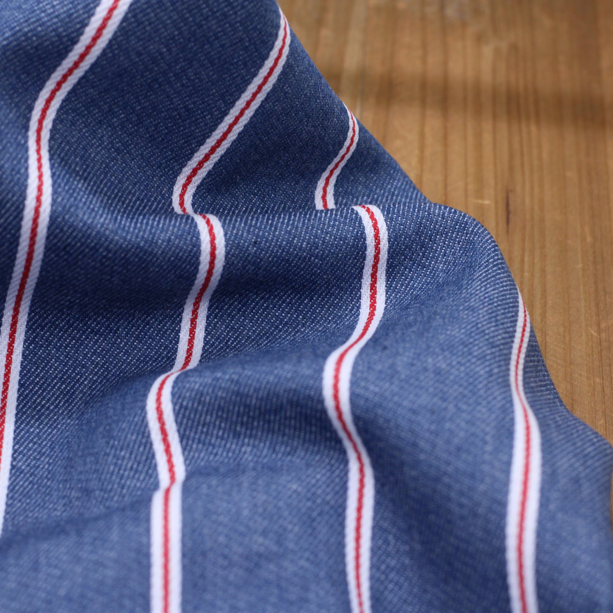 Tissu Coton Denim - Rayé - Bleu moyen /Rouge (Vendu x10cm Tissus Sélection Gaspard & Léonie | Gaspard et Léonie Tissus en ligne et Mercerie à Toulouse