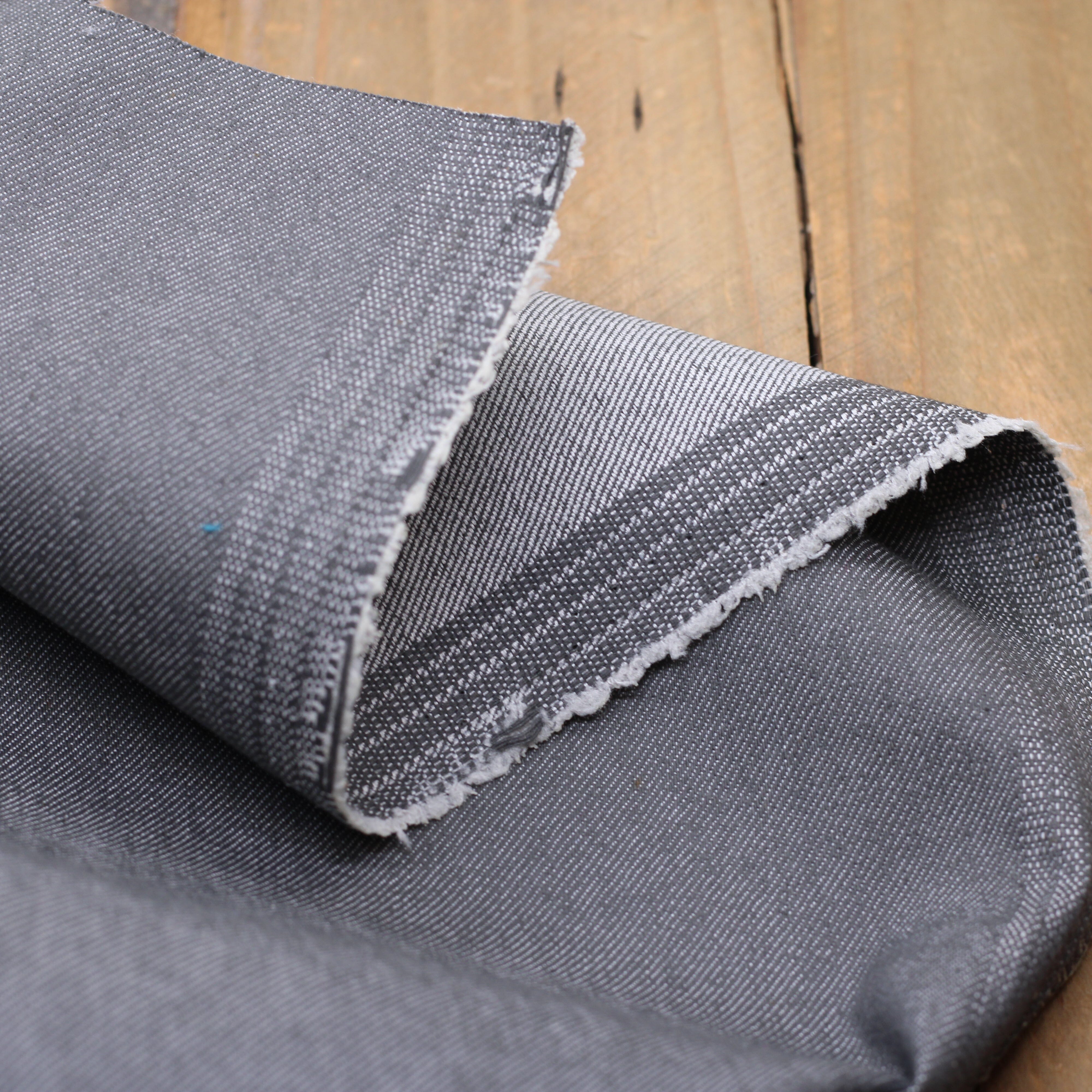 Tissu coton denim Stretch 9 Oz - Gris antracite (Vendu x10cm) Tissus Sélection Gaspard & Léonie | Gaspard et Léonie Tissus en ligne et Mercerie à Toulouse
