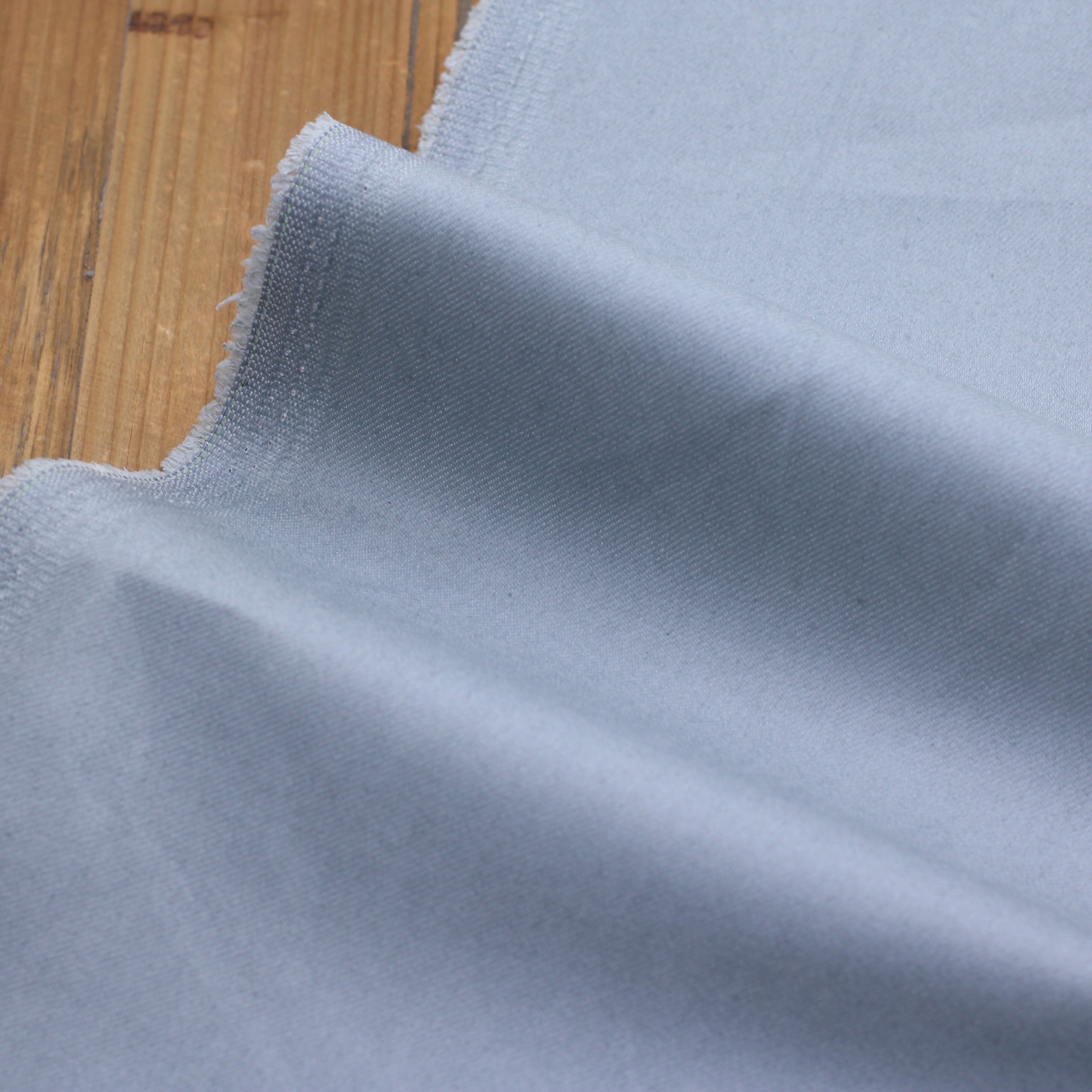 Tissu coton denim Stretch 9 Oz - Gris clair (Vendu x10cm) Tissus Sélection Gaspard & Léonie | Gaspard et Léonie Tissus en ligne et Mercerie à Toulouse