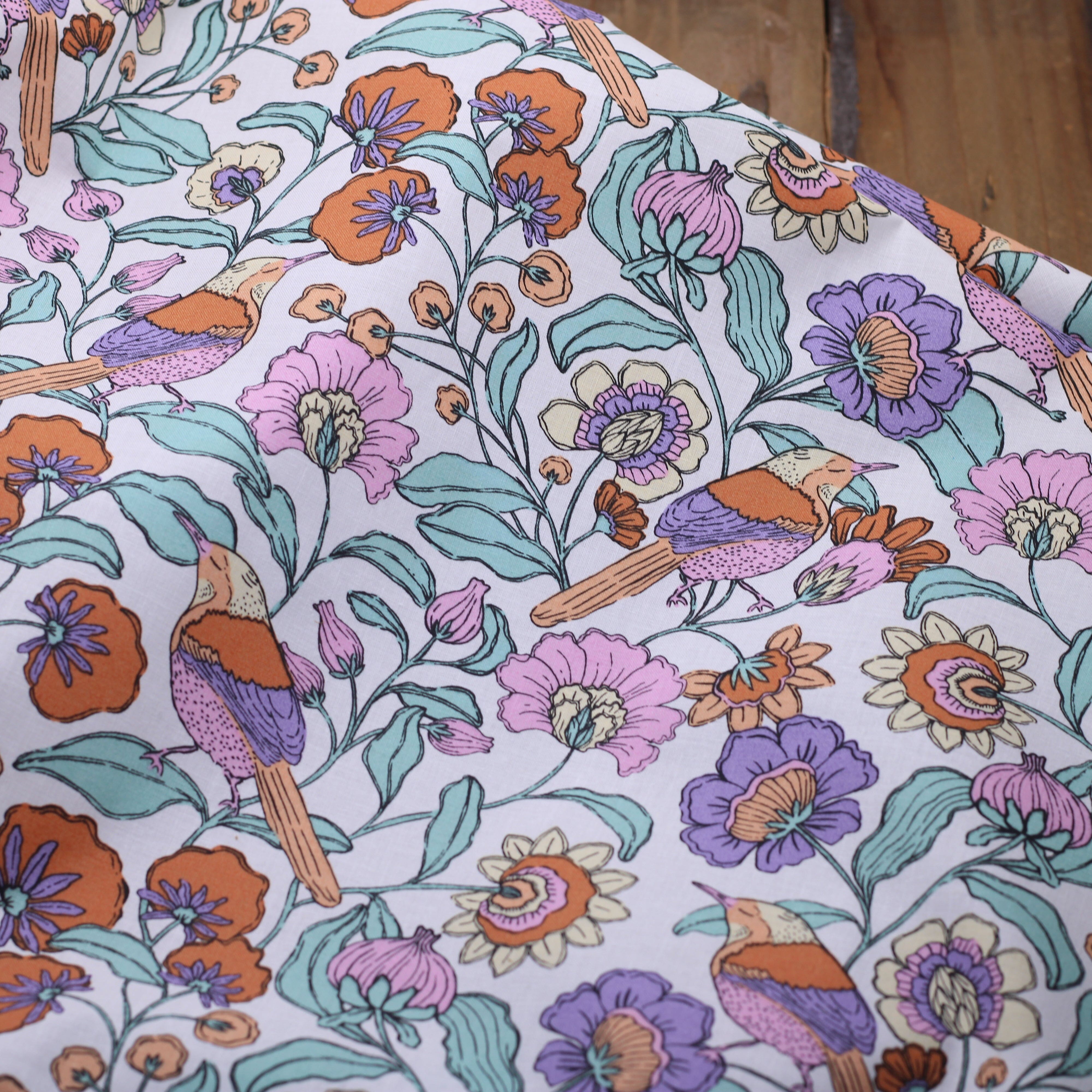 Tissu Coton enduit - FLOWERS BIRDS - Blanc cassé (Vendu x10cm) Tissus POPPY Designed For You | Gaspard et Léonie Tissus en ligne et Mercerie à Toulouse