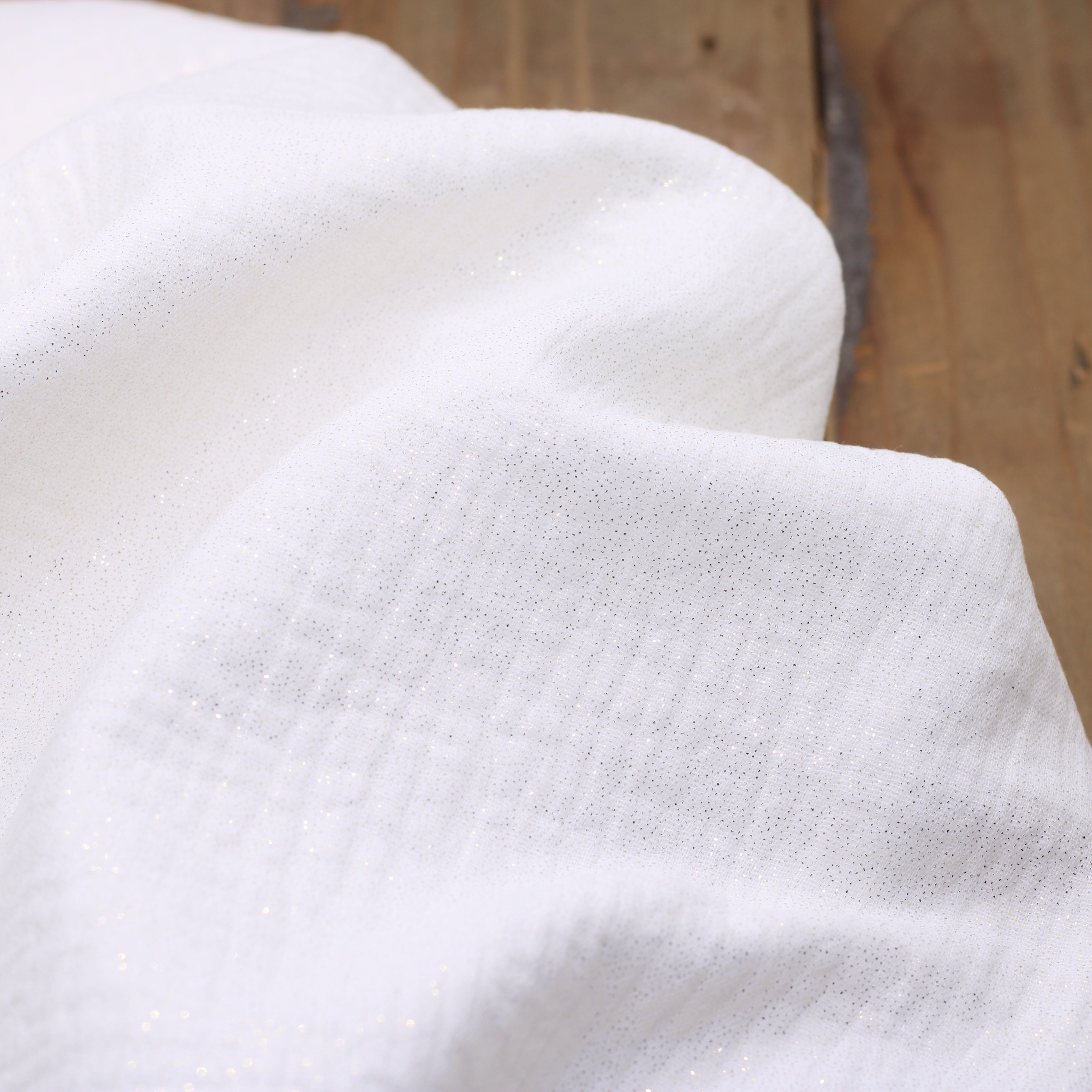 Tissu double gaze de coton - Blanc pailleté Or (Vendu x10cm) Tissus Sélection Gaspard & Léonie | Gaspard et Léonie Tissus en ligne et Mercerie à Toulouse