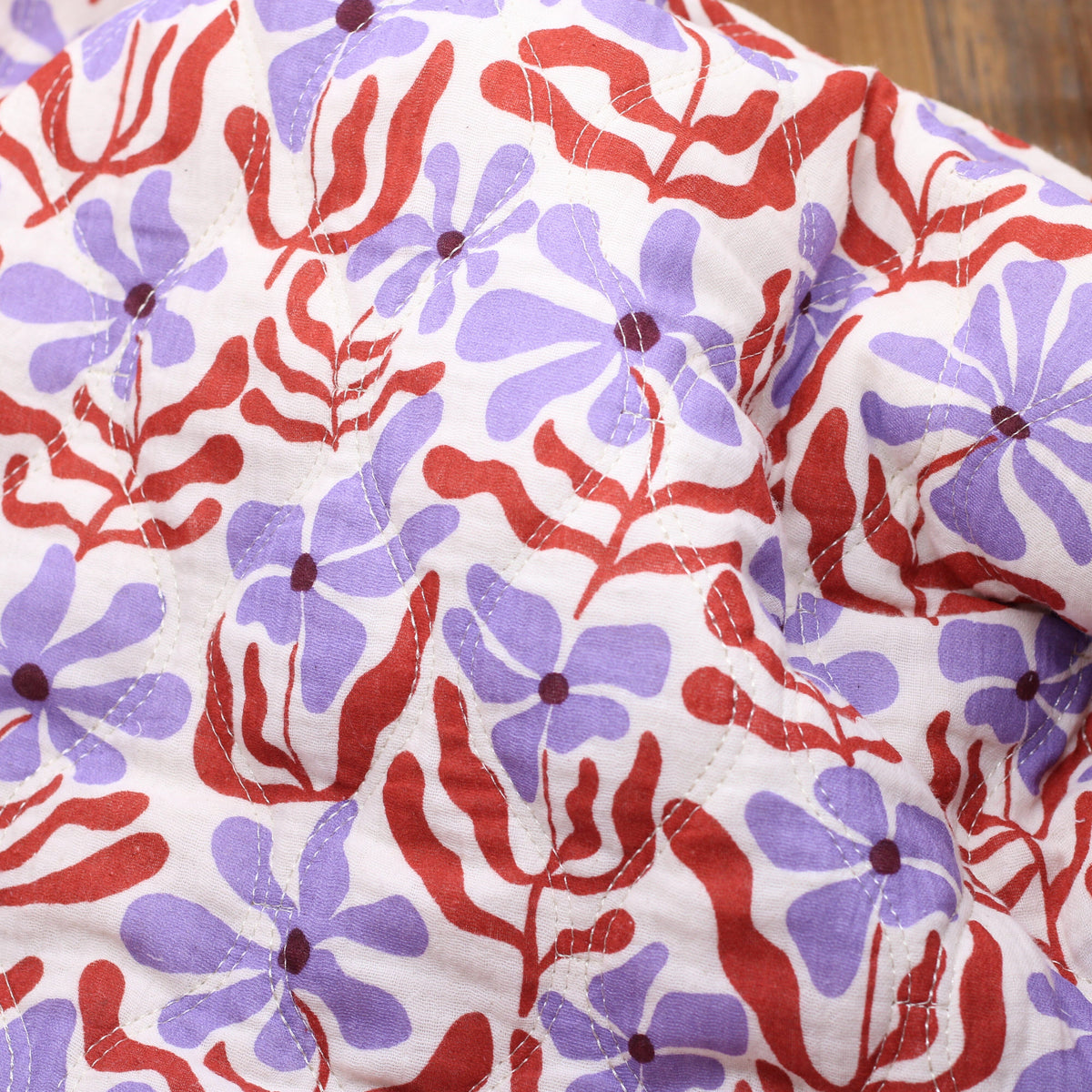 Tissu Double gaze de coton Matelassé WAVE FLOWERS -Mauve/Cuivré (Vendu x10cm) Tissus Sélection Gaspard & Léonie | Gaspard et Léonie Tissus en ligne et Mercerie à Toulouse