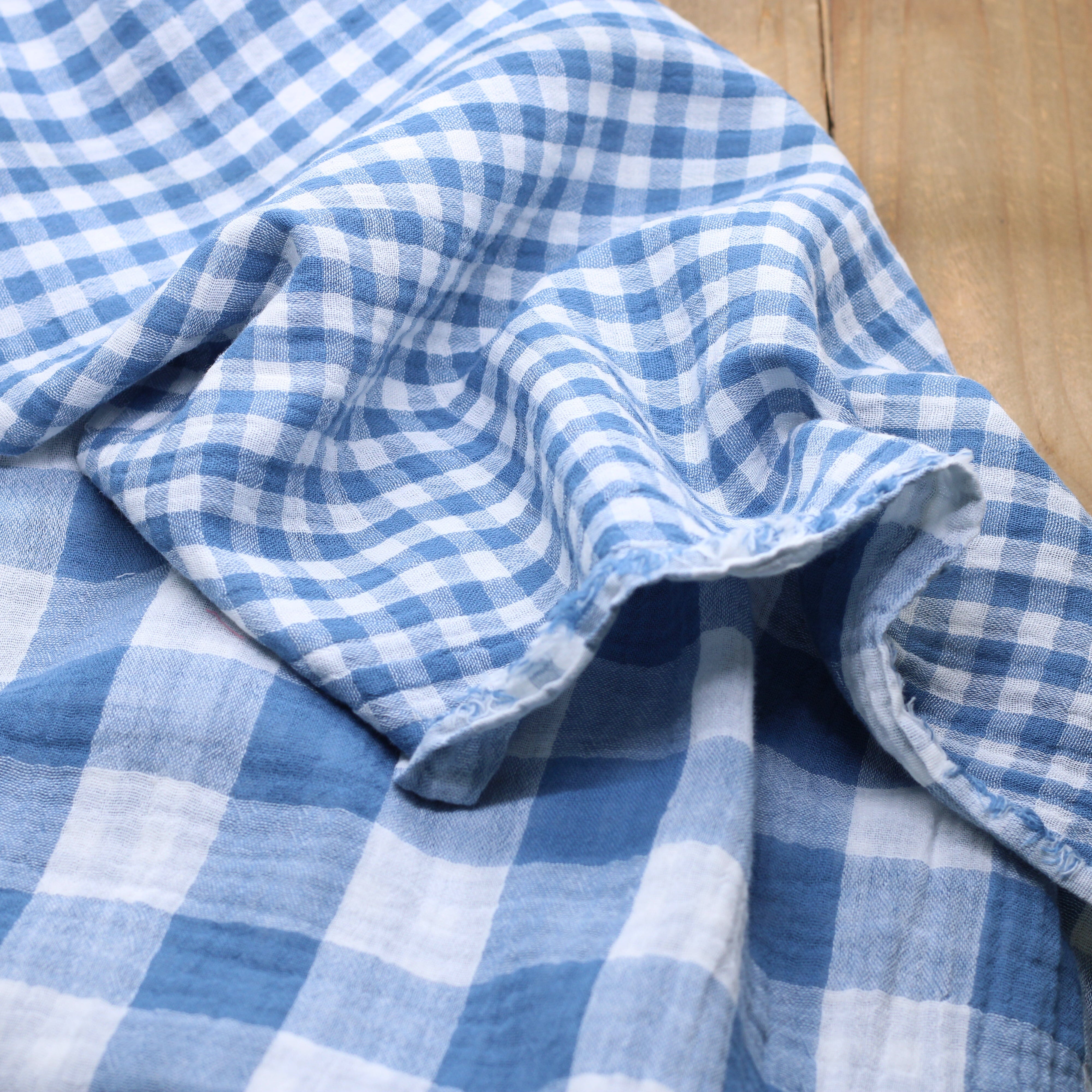 Tissu double Gaze de coton Réversible - Carreaux Vichy - Bleu Glacier (Vendu x10cm) Tissus Sélection Gaspard & Léonie | Gaspard et Léonie Tissus en ligne et Mercerie à Toulouse