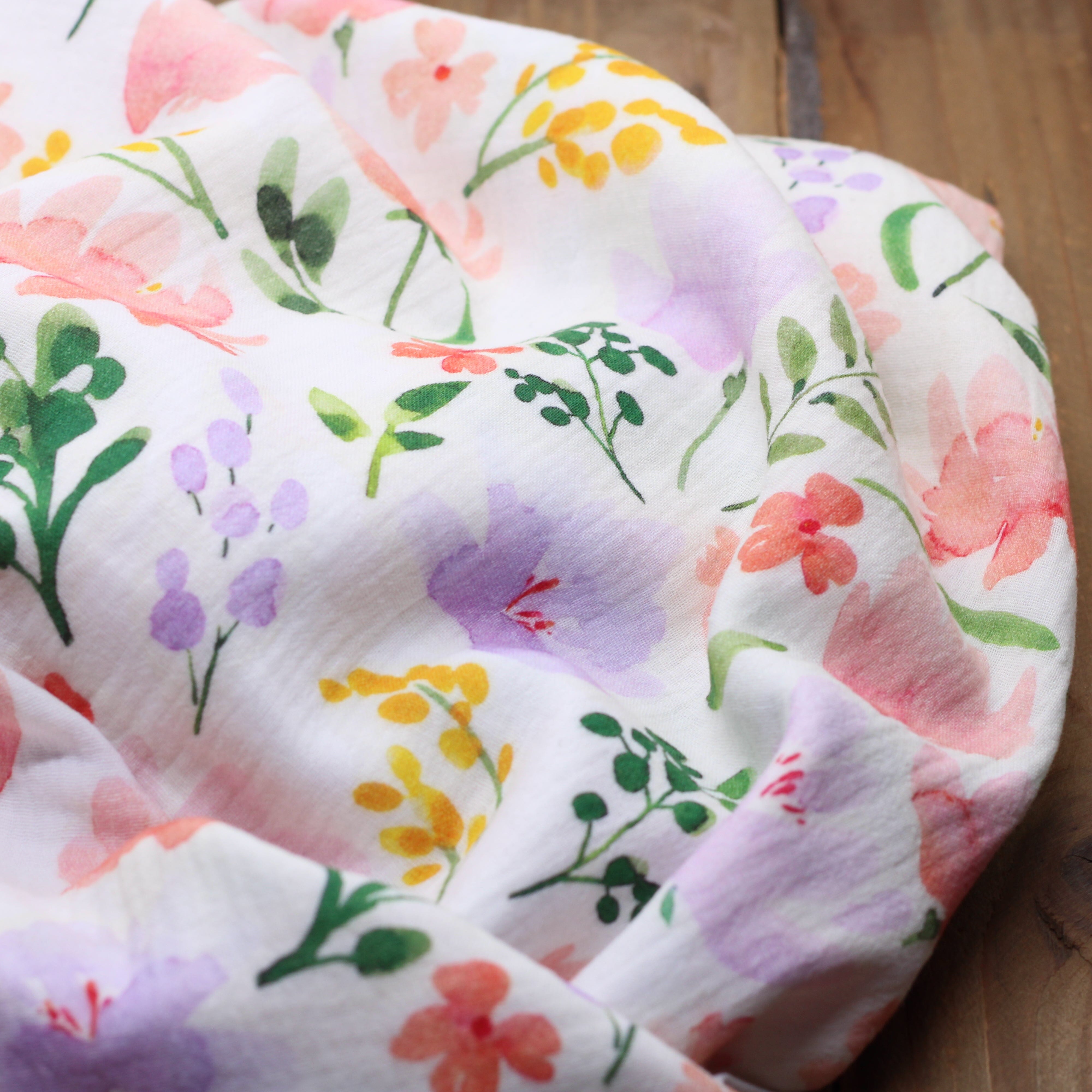 Tissu double Gaze de coton - SPRING FLOWERS - Blanc POPPY DESIGNED (Vendu x10cm) Tissus POPPY Designed For You | Gaspard et Léonie Tissus en ligne et Mercerie à Toulouse