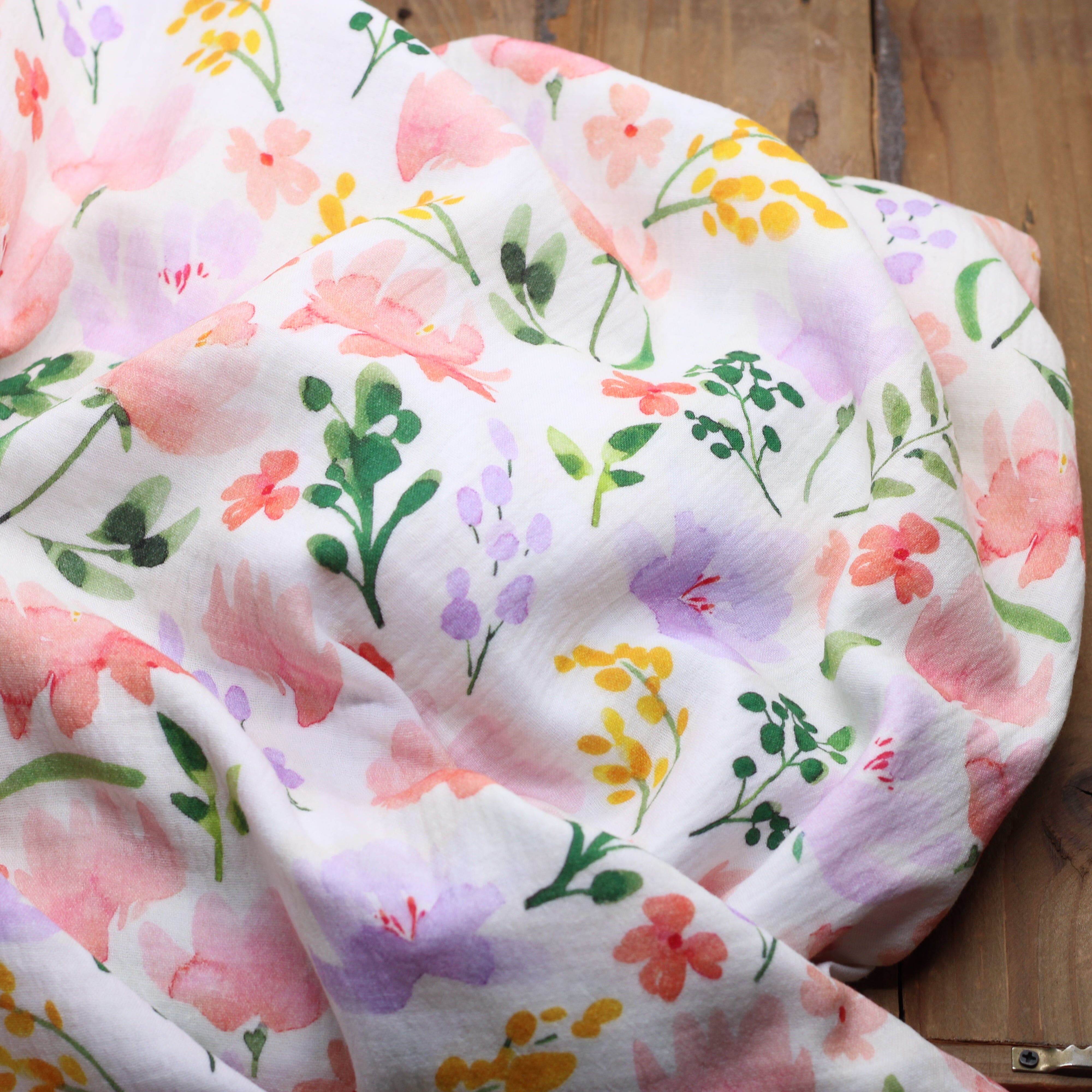 Tissu double Gaze de coton - SPRING FLOWERS - Blanc POPPY DESIGNED (Vendu x10cm) Tissus POPPY Designed For You | Gaspard et Léonie Tissus en ligne et Mercerie à Toulouse