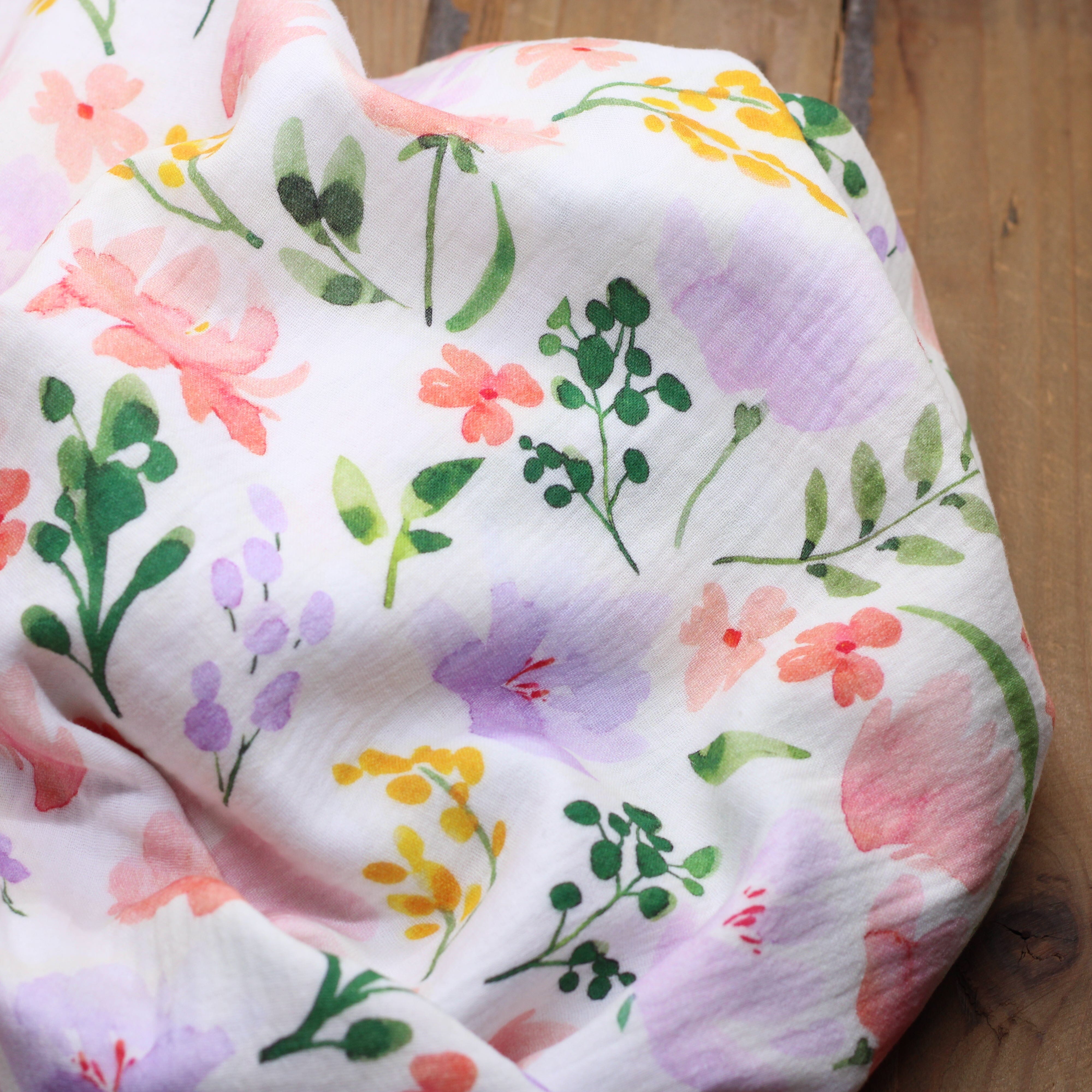 Tissu double Gaze de coton - SPRING FLOWERS - Blanc POPPY DESIGNED (Vendu x10cm) Tissus POPPY Designed For You | Gaspard et Léonie Tissus en ligne et Mercerie à Toulouse