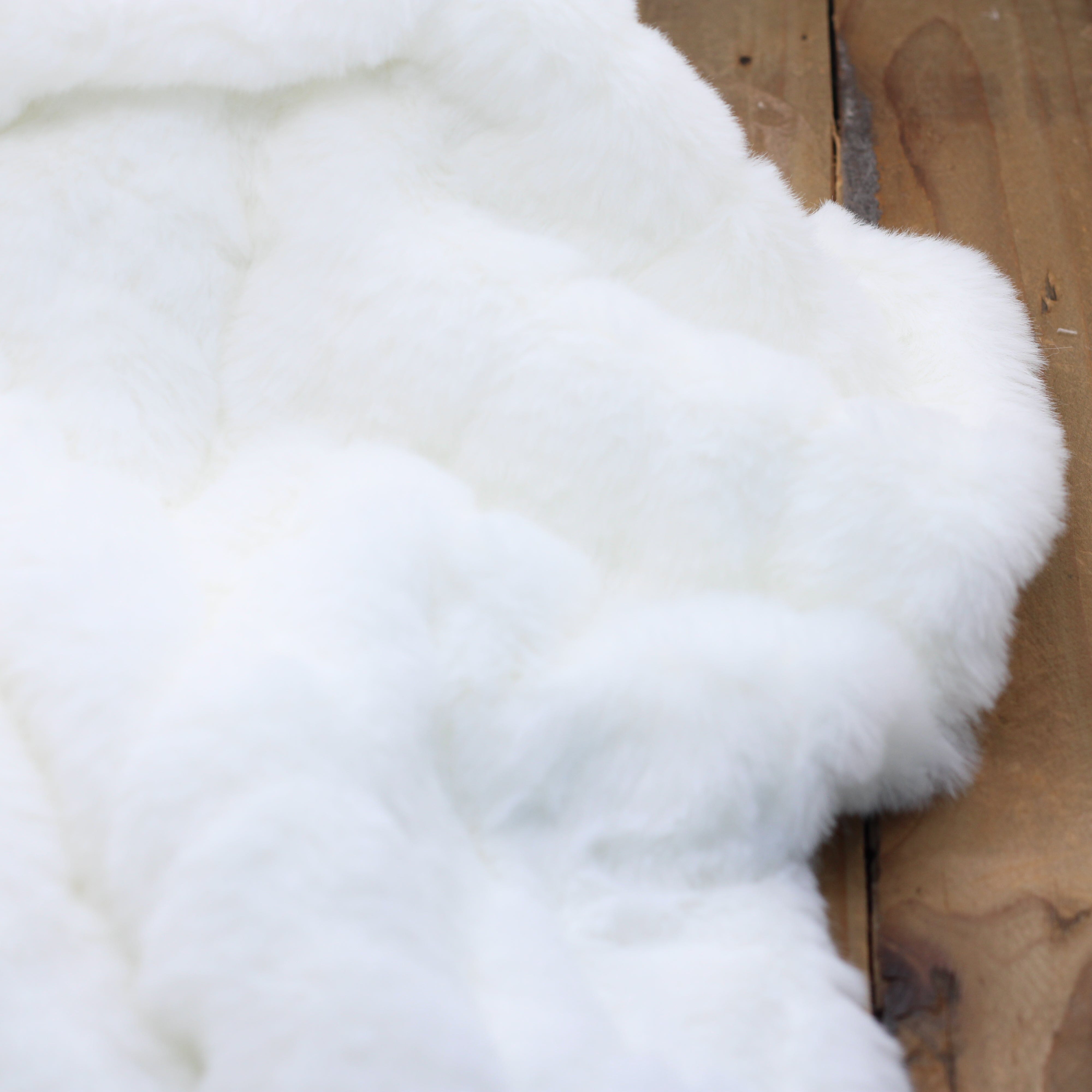 Tissu fausse fourrure - MALOU - Ecru (Vendu x10cm) Tissus Sélection Gaspard & Léonie | Gaspard et Léonie Tissus en ligne et Mercerie à Toulouse