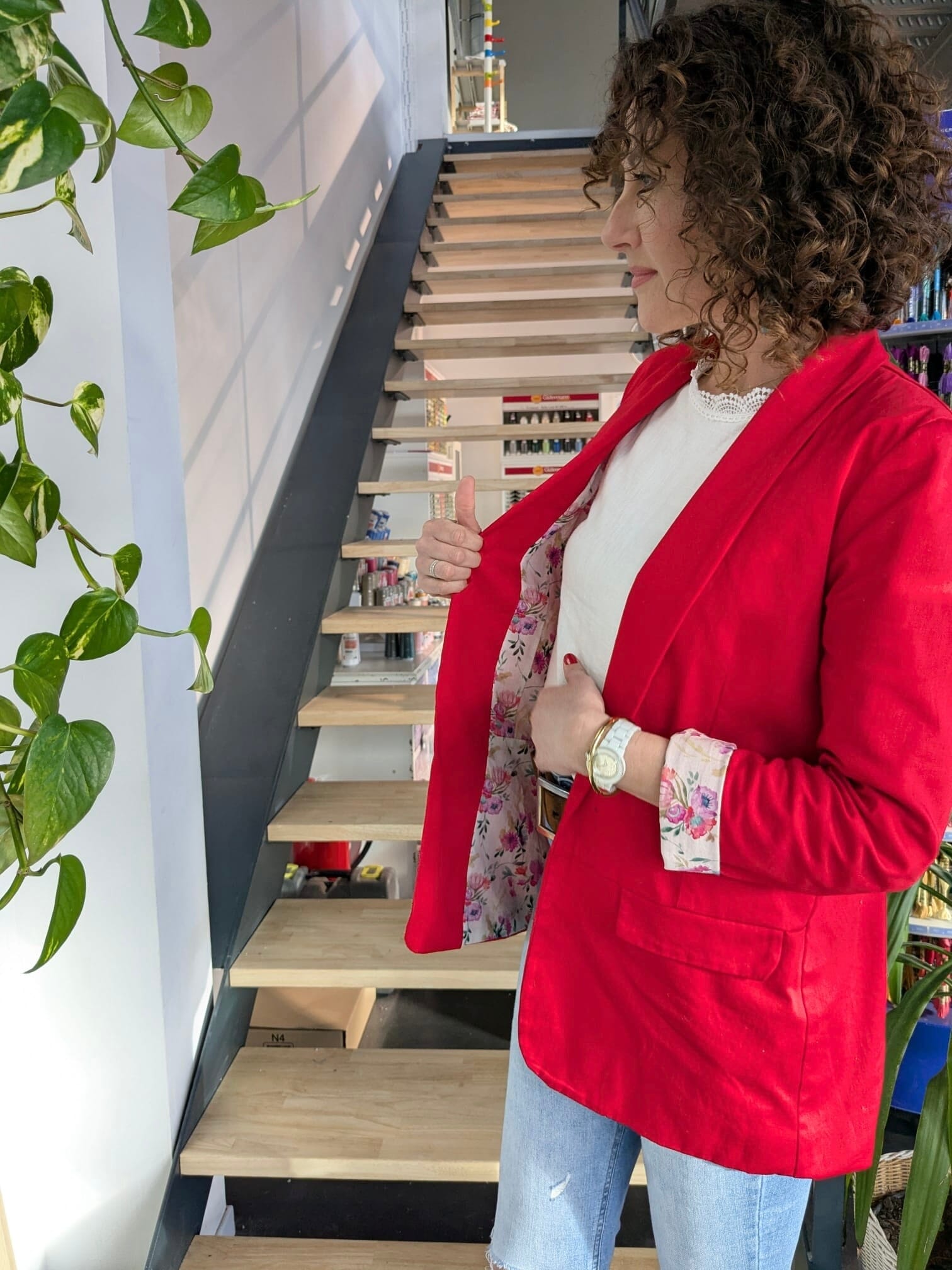 Tissu Fine Gabardine de coton unie Stretch - Rouge (Vendu par 10cm) Tissus Sélection Gaspard & Léonie | Gaspard et Léonie Tissus en ligne et Mercerie à Toulouse