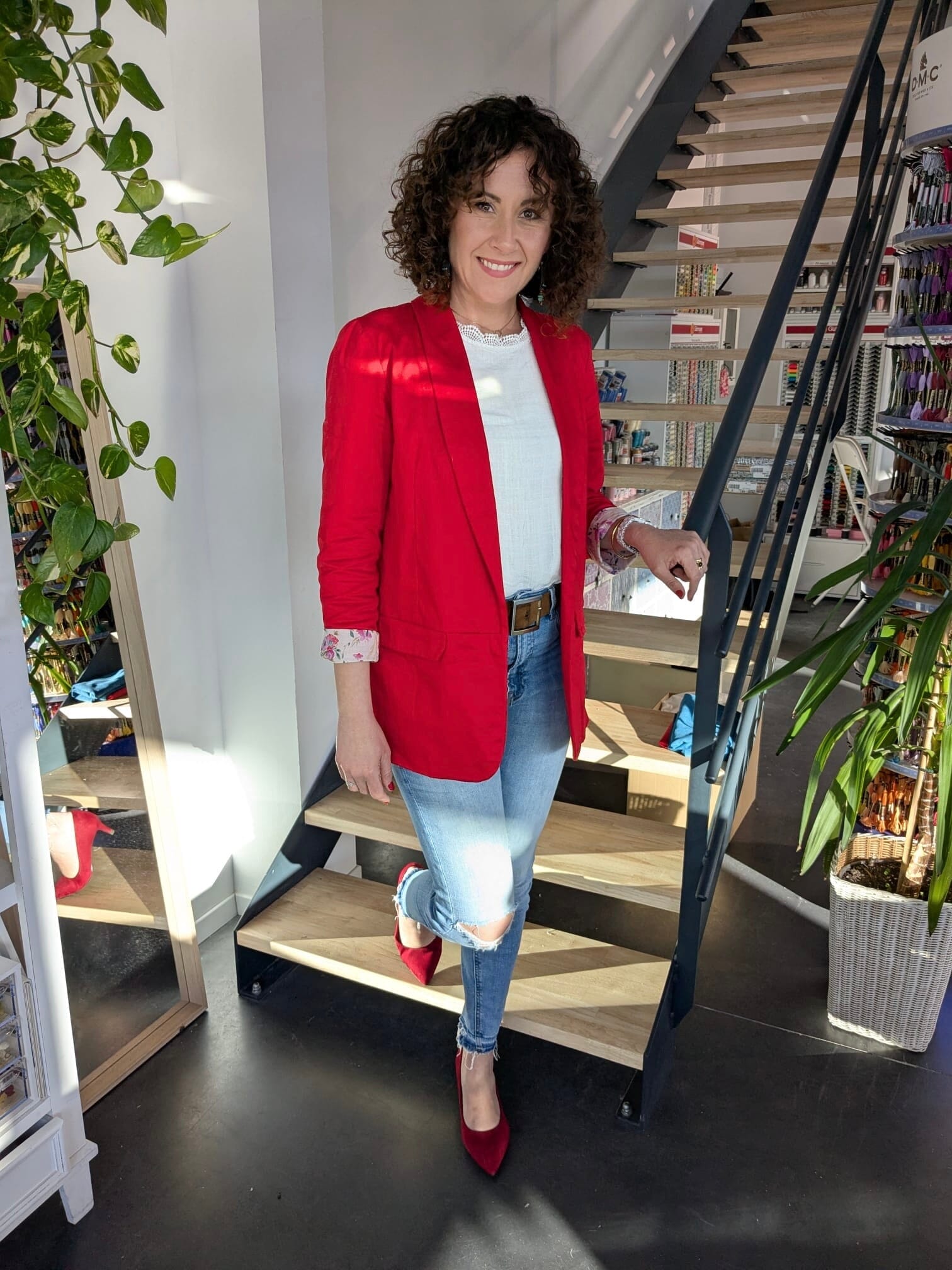 Tissu Fine Gabardine de coton unie Stretch - Rouge (Vendu par 10cm) Tissus Sélection Gaspard & Léonie | Gaspard et Léonie Tissus en ligne et Mercerie à Toulouse