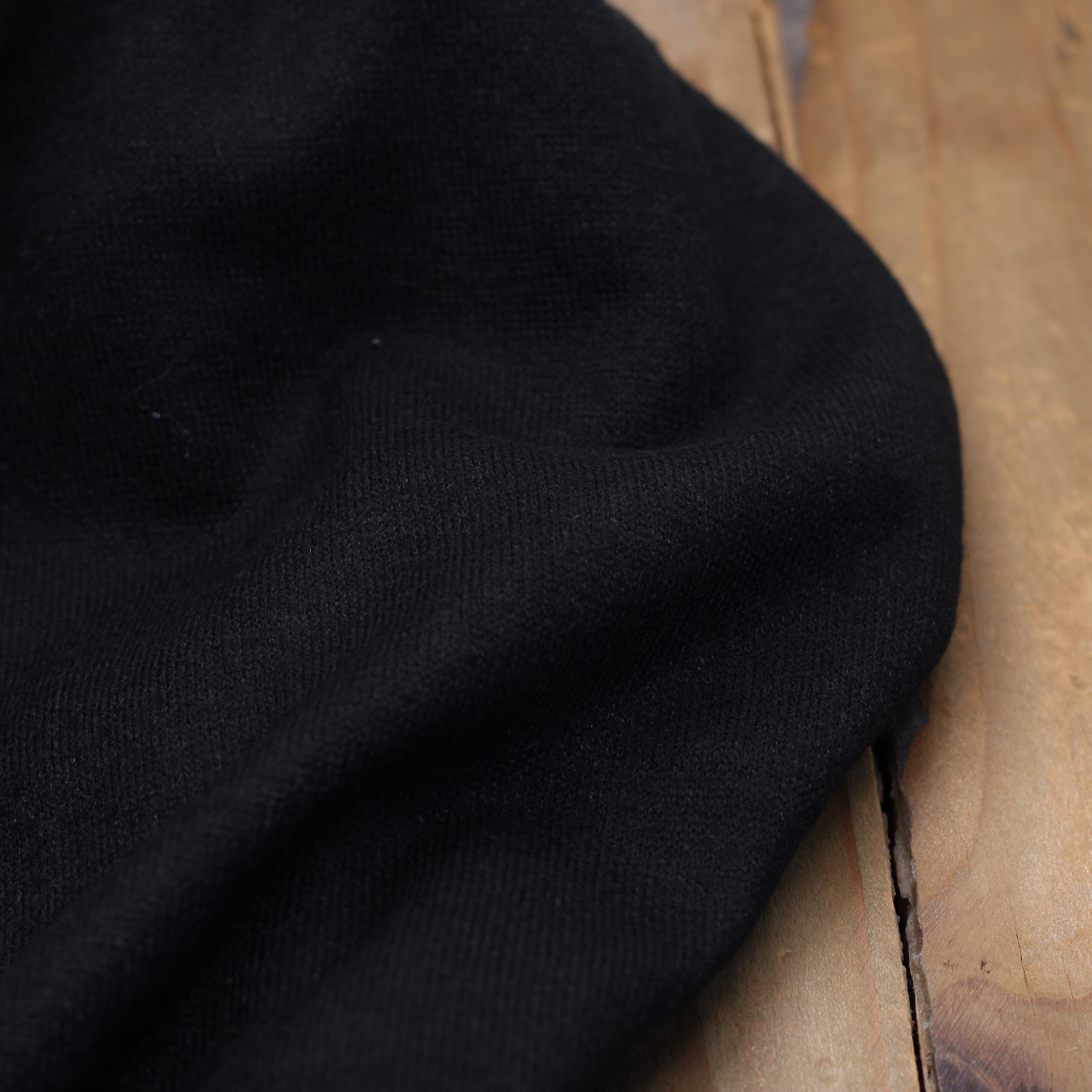 Tissu fines Mailles Viscose tricot - Noir (Vendu x10cm) Tissus Sélection Gaspard & Léonie | Gaspard et Léonie Tissus en ligne et Mercerie à Toulouse