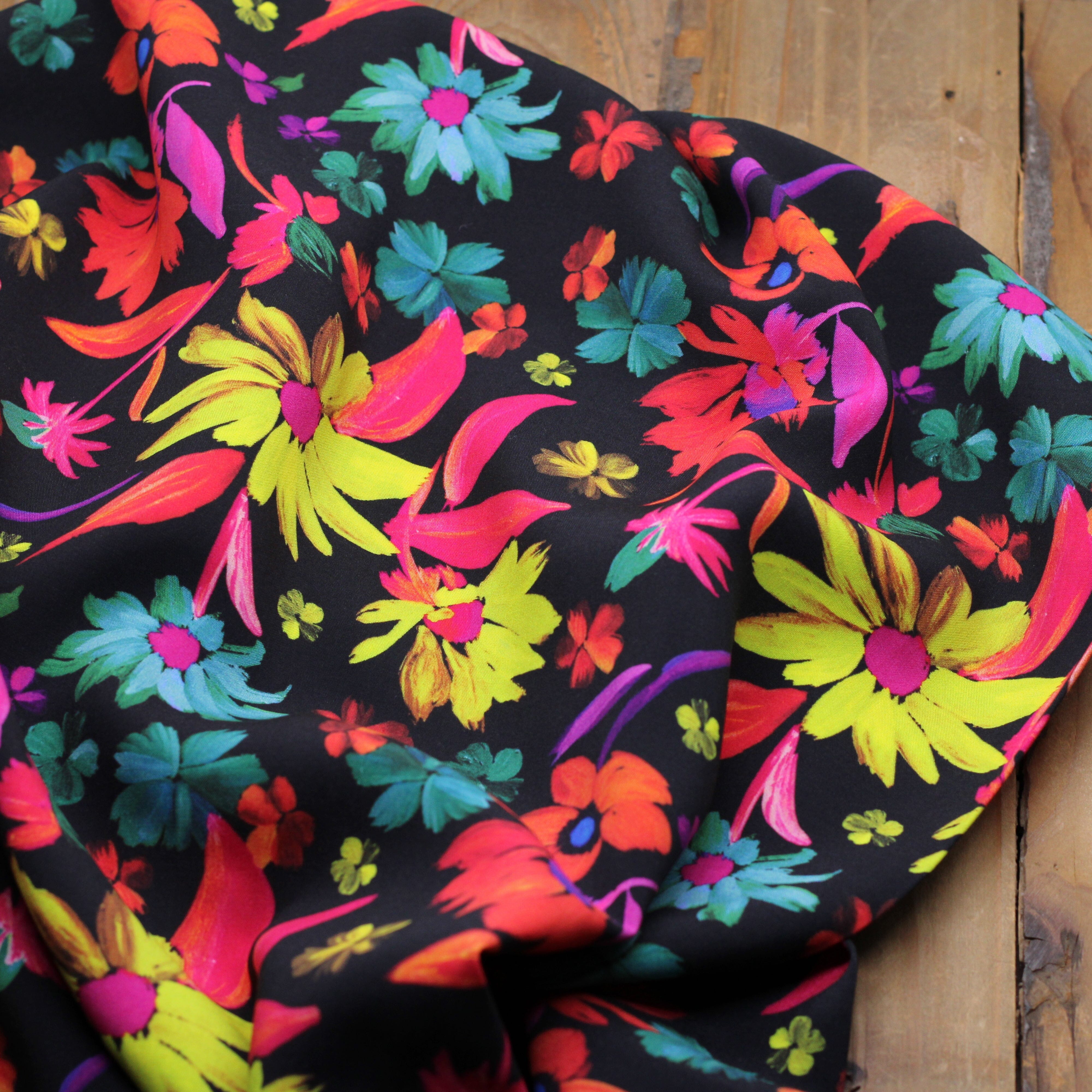 Tissu Fleuri Viscose Fleuri - CORA - Noir (vendu x10cm) Tissus Sélection Gaspard & Léonie | Gaspard et Léonie Tissus en ligne et Mercerie à Toulouse