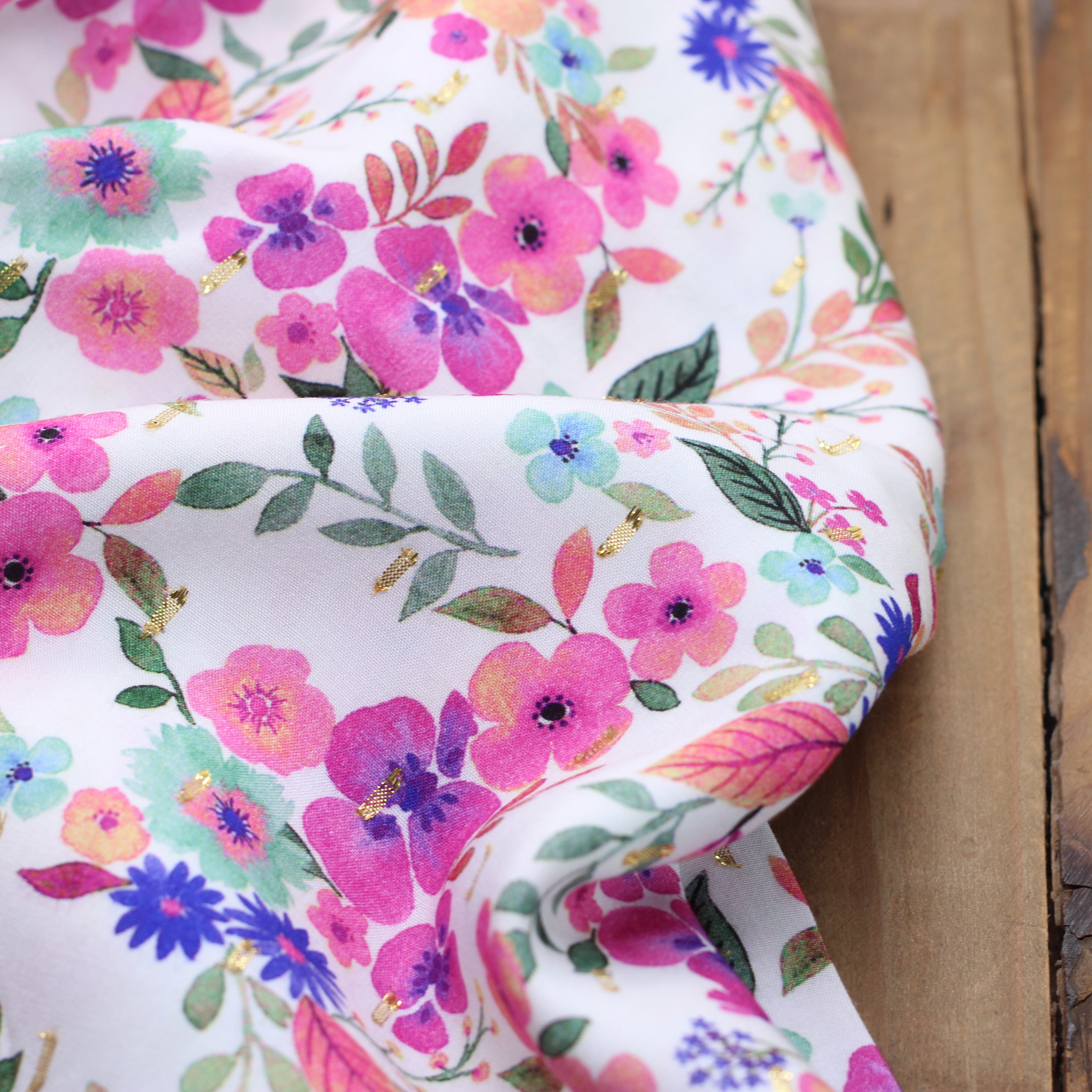 Tissu Fleuri Viscose RUDDI Plumetis dorés - Blanc (vendu x10cm) Tissus Sélection Gaspard & Léonie | Gaspard et Léonie Tissus en ligne et Mercerie à Toulouse