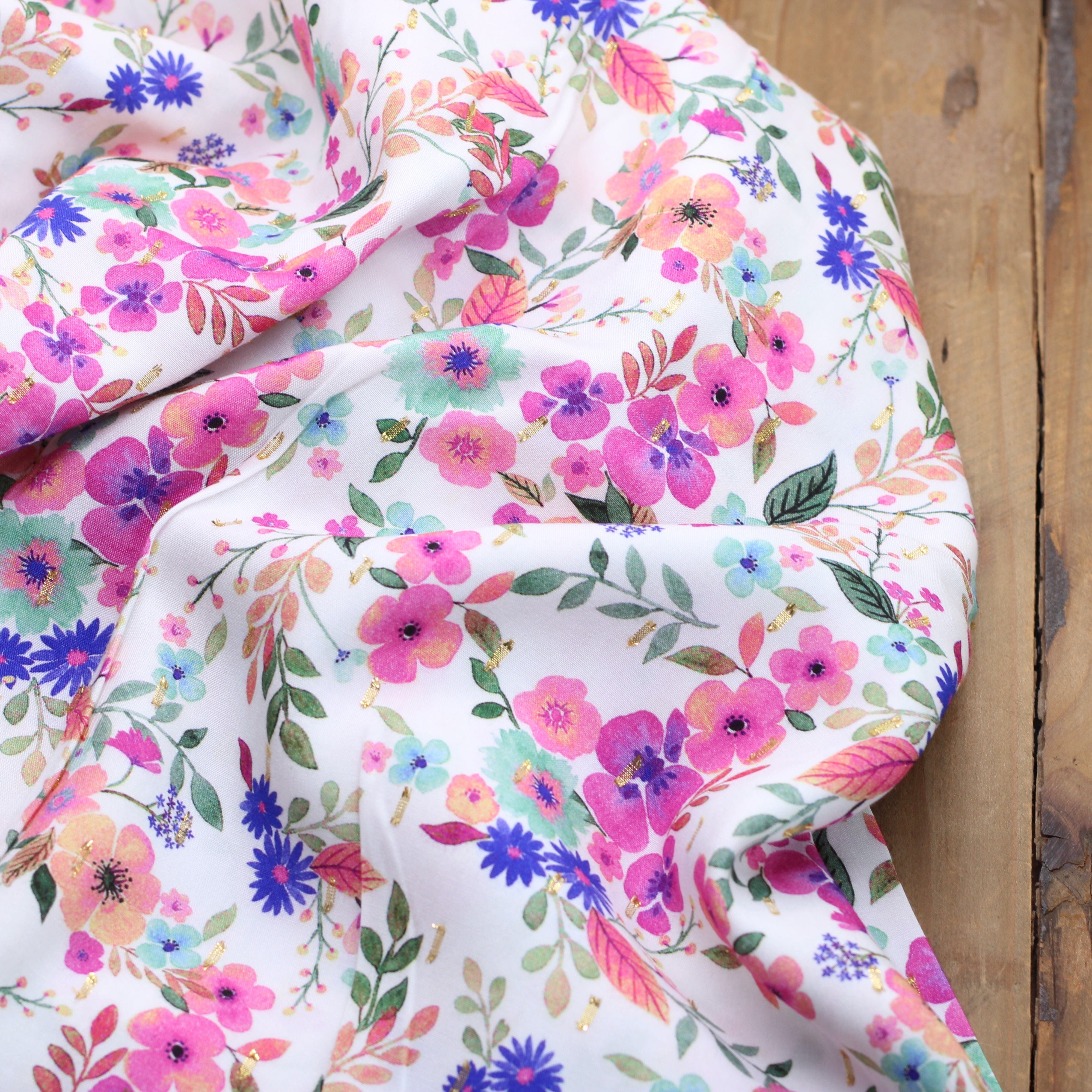 Tissu Fleuri Viscose RUDDI Plumetis dorés - Blanc (vendu x10cm) Tissus Sélection Gaspard & Léonie | Gaspard et Léonie Tissus en ligne et Mercerie à Toulouse