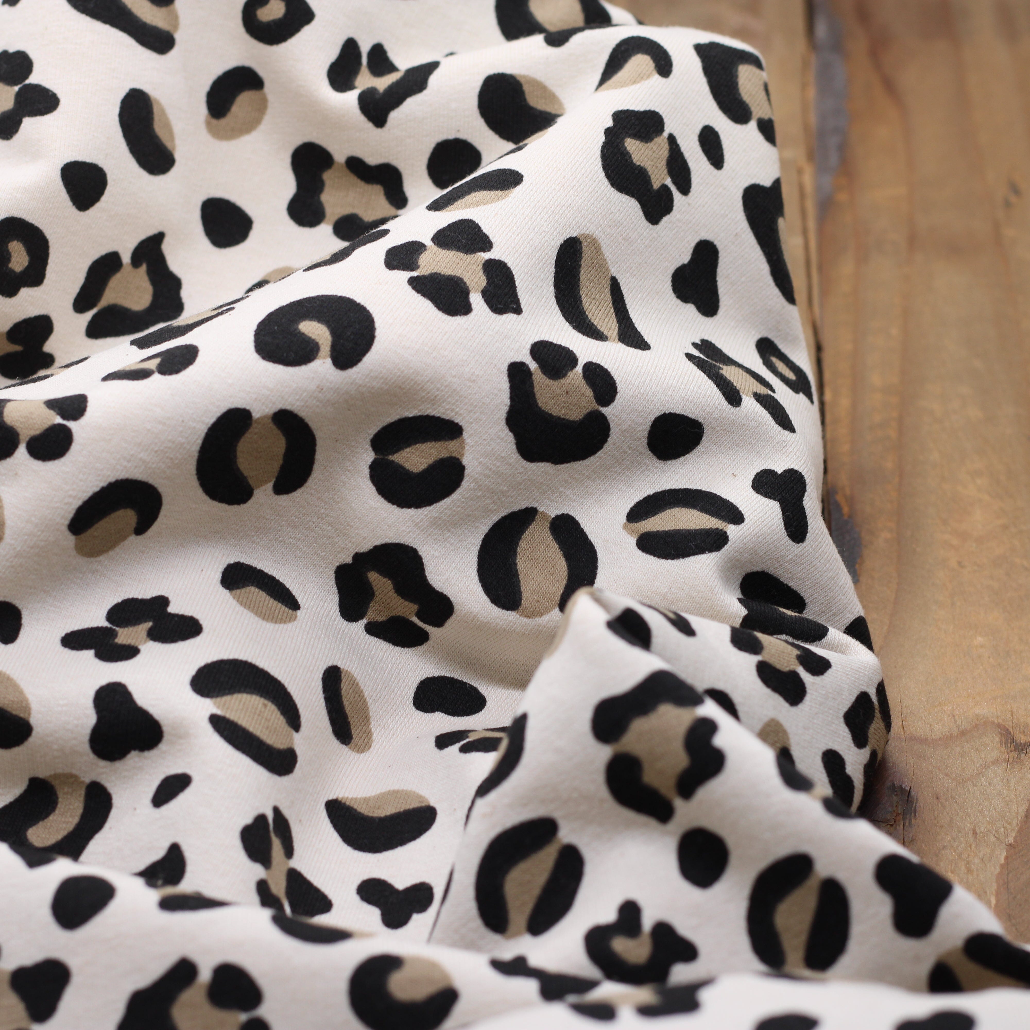 Tissu French terry - ANIMAL SKIN LEOPARD- Ecru (Vendu x10cm) Tissus POPPY Designed For You | Gaspard et Léonie Tissus en ligne et Mercerie à Toulouse