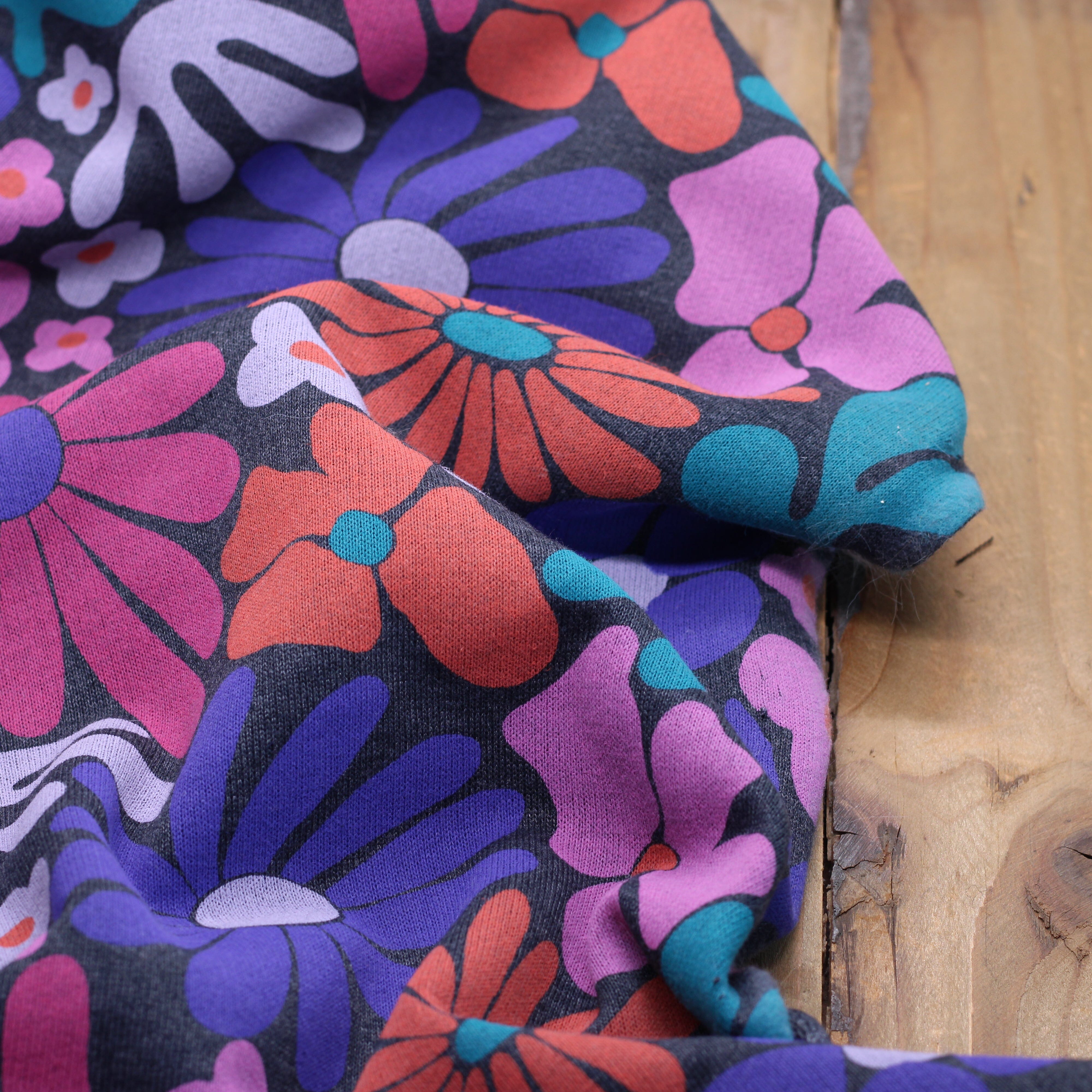 Tissu French terry - FOLK FLOWERS - Gris foncé chiné (Vendu x10cm) Tissus POPPY Designed For You | Gaspard et Léonie Tissus en ligne et Mercerie à Toulouse