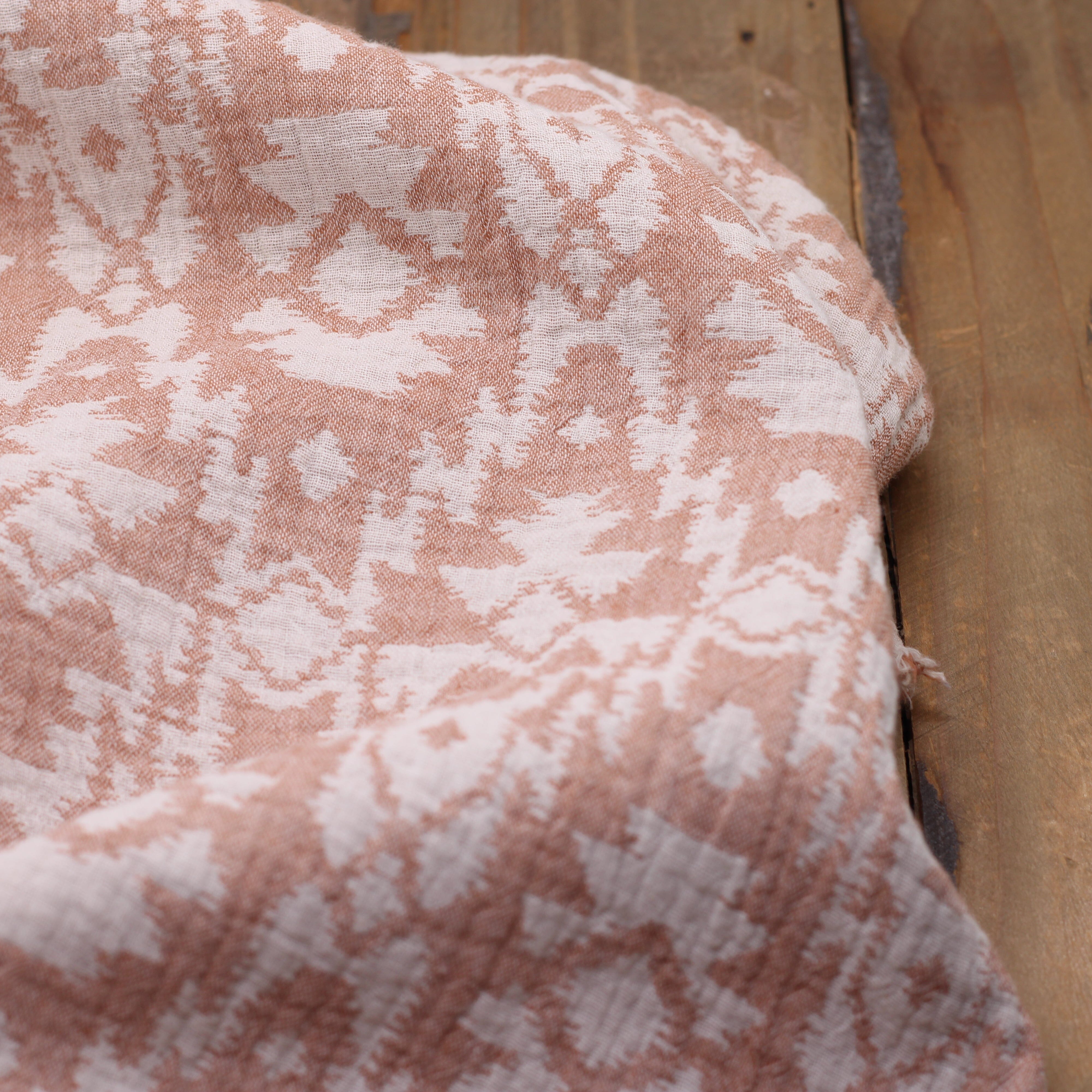 Tissu gaze de coton Jacquard INCA - Corail (Vendu x10cm) Tissus Sélection Gaspard & Léonie | Gaspard et Léonie Tissus en ligne et Mercerie à Toulouse