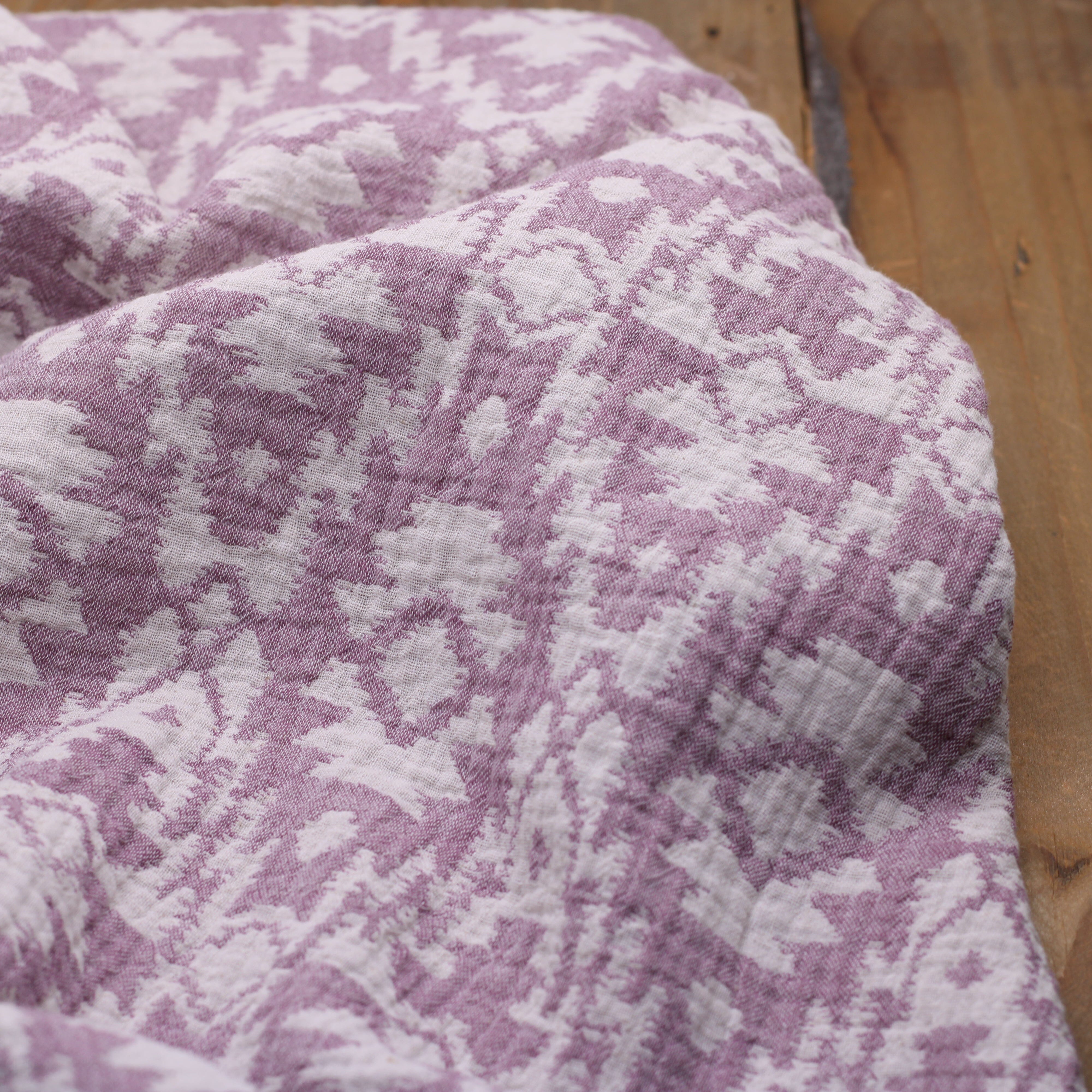 Tissu gaze de coton Jacquard INCA - Prune (Vendu x10cm) Tissus Sélection Gaspard & Léonie | Gaspard et Léonie Tissus en ligne et Mercerie à Toulouse