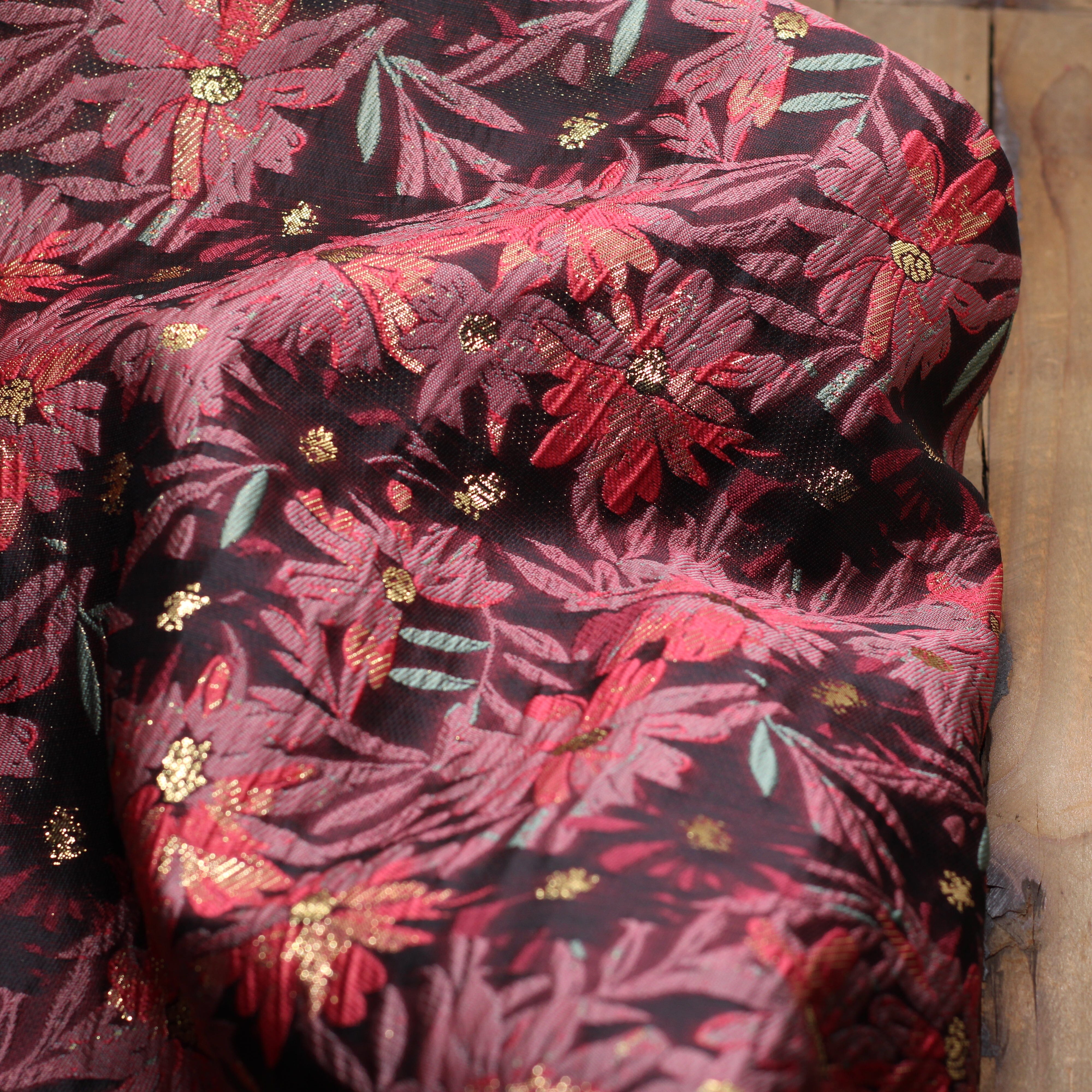 Tissu Jacquard Lurex FLOWERS - Corail/Bordeaux (Vendu x10cm) Tissus Sélection Gaspard & Léonie | Gaspard et Léonie Tissus en ligne et Mercerie à Toulouse