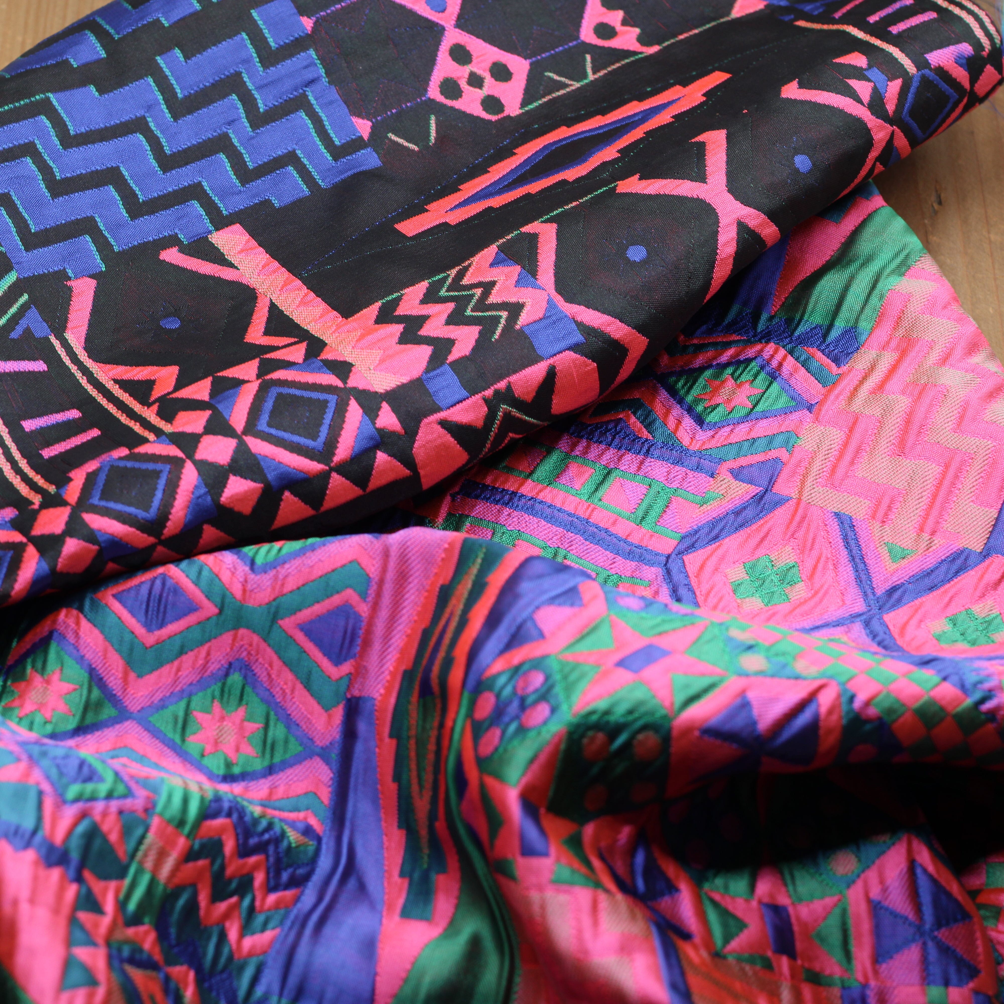 Tissu Jacquard STARS - Rose/vert (Vendu x10cm) Tissus Sélection Gaspard & Léonie | Gaspard et Léonie Tissus en ligne et Mercerie à Toulouse